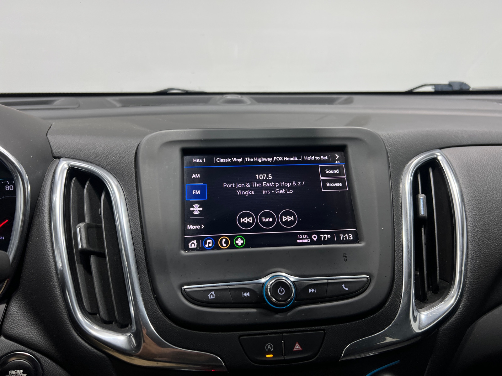 Thumbnail: 2022 Chevrolet Equinox - 4