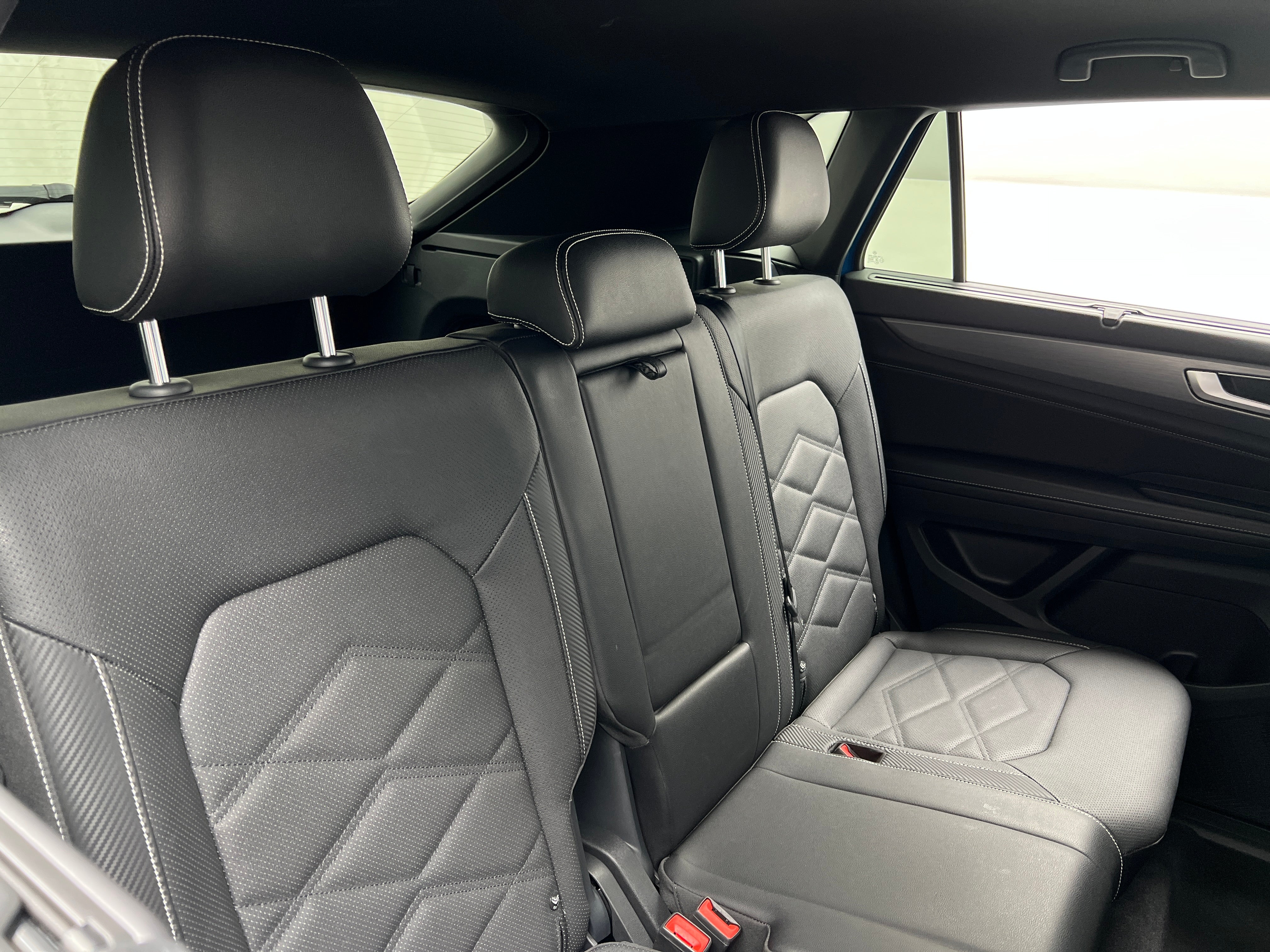 2026 Volkswagen Atlas Cross Sport SE w/Tech