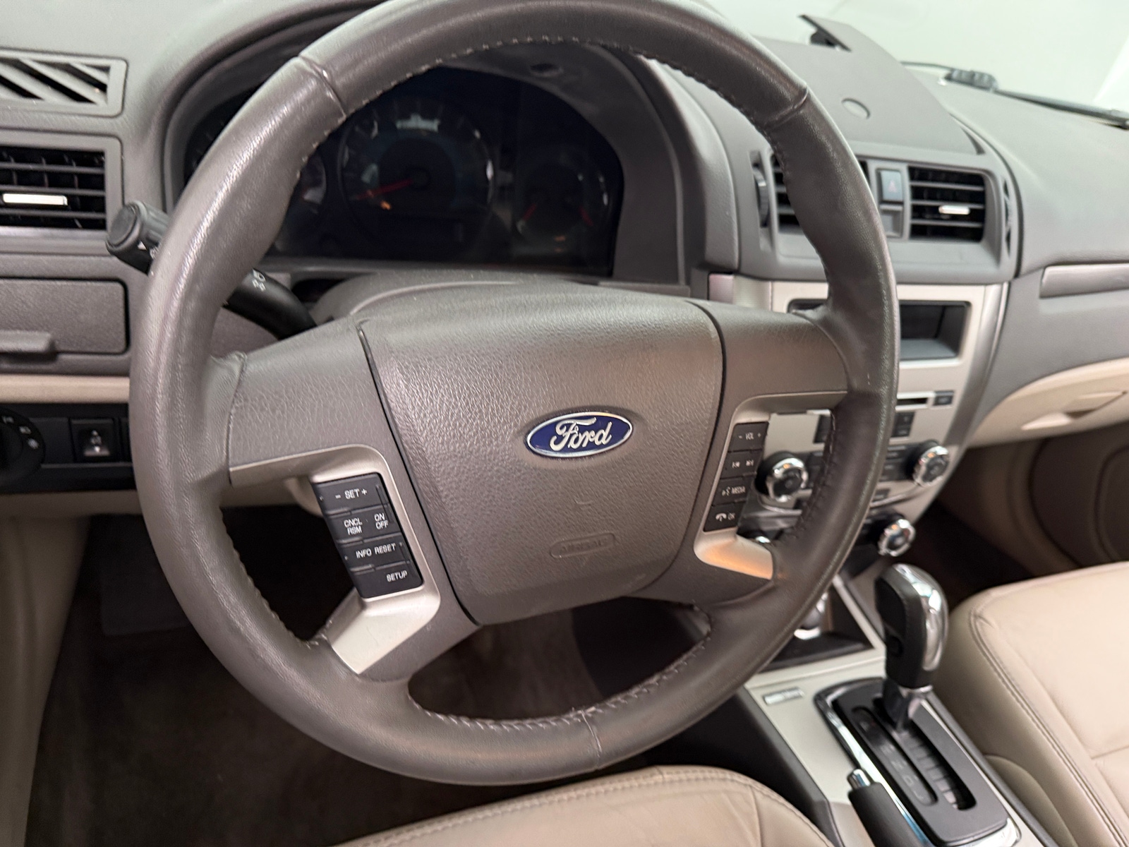 Thumbnail: 2010 Ford Fusion - 4
