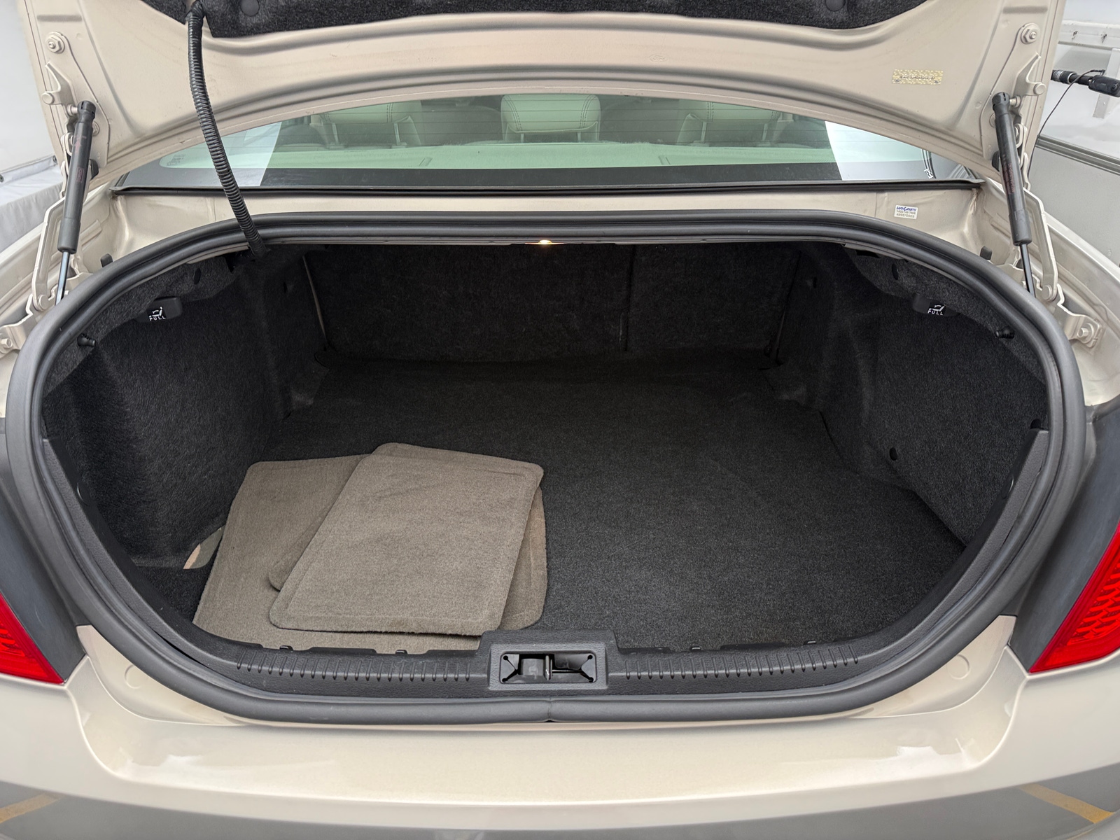 Thumbnail: 2010 Ford Fusion - 6