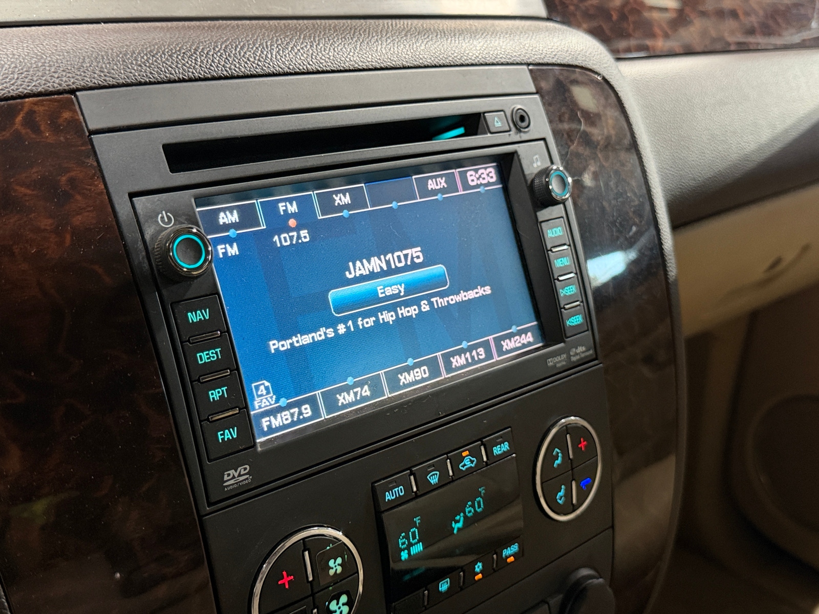 Thumbnail: 2010 GMC Yukon XL - 3