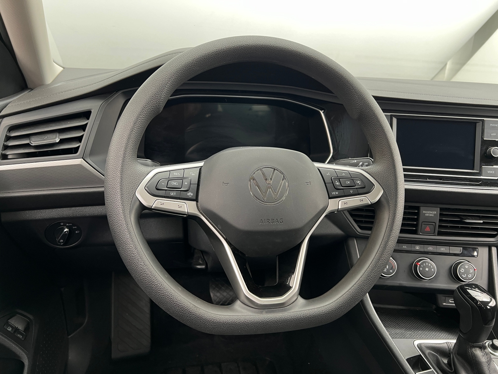 Thumbnail: 2023 Volkswagen Jetta - 5