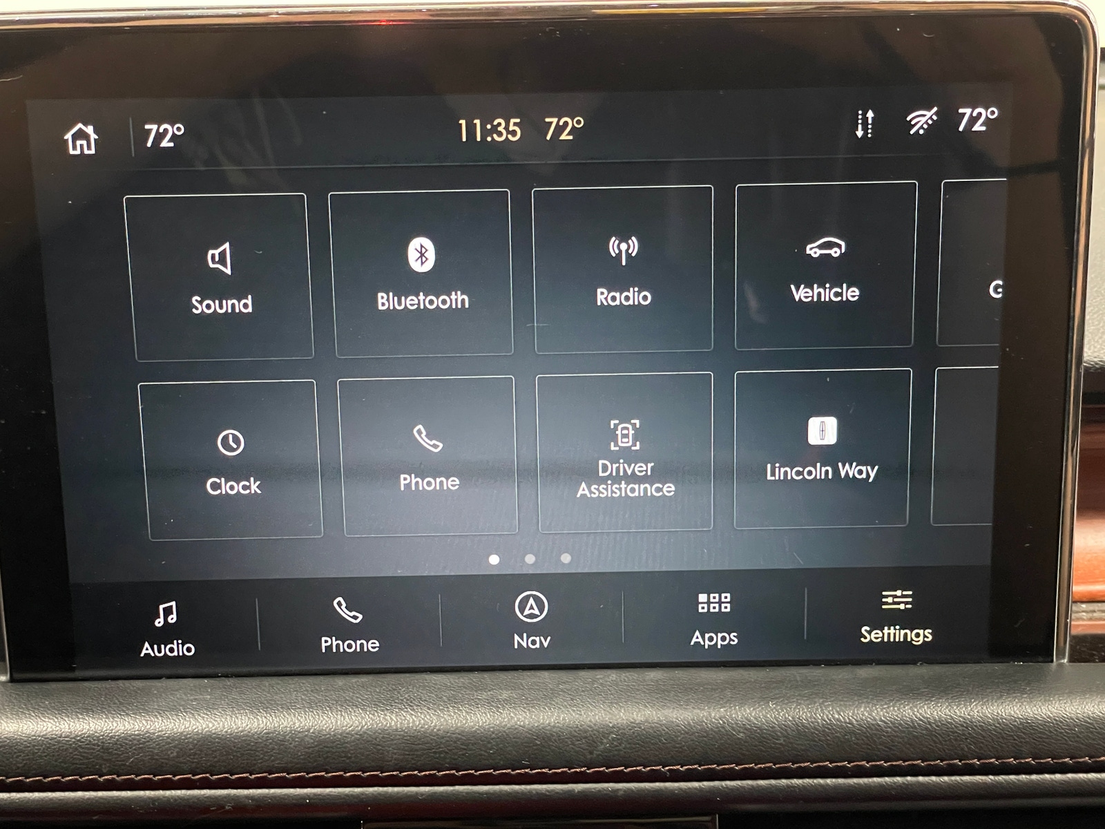 Thumbnail: 2020 Lincoln Aviator - 3