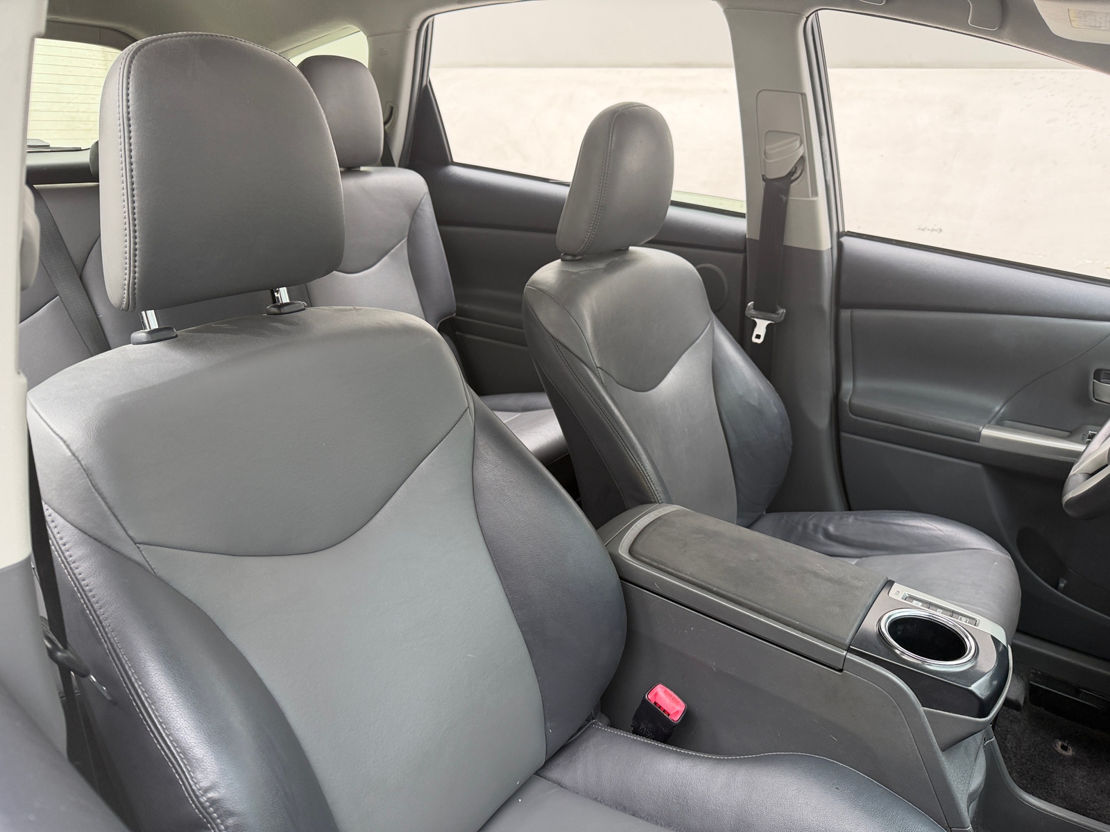 Thumbnail: 2012 Toyota Prius v - 2