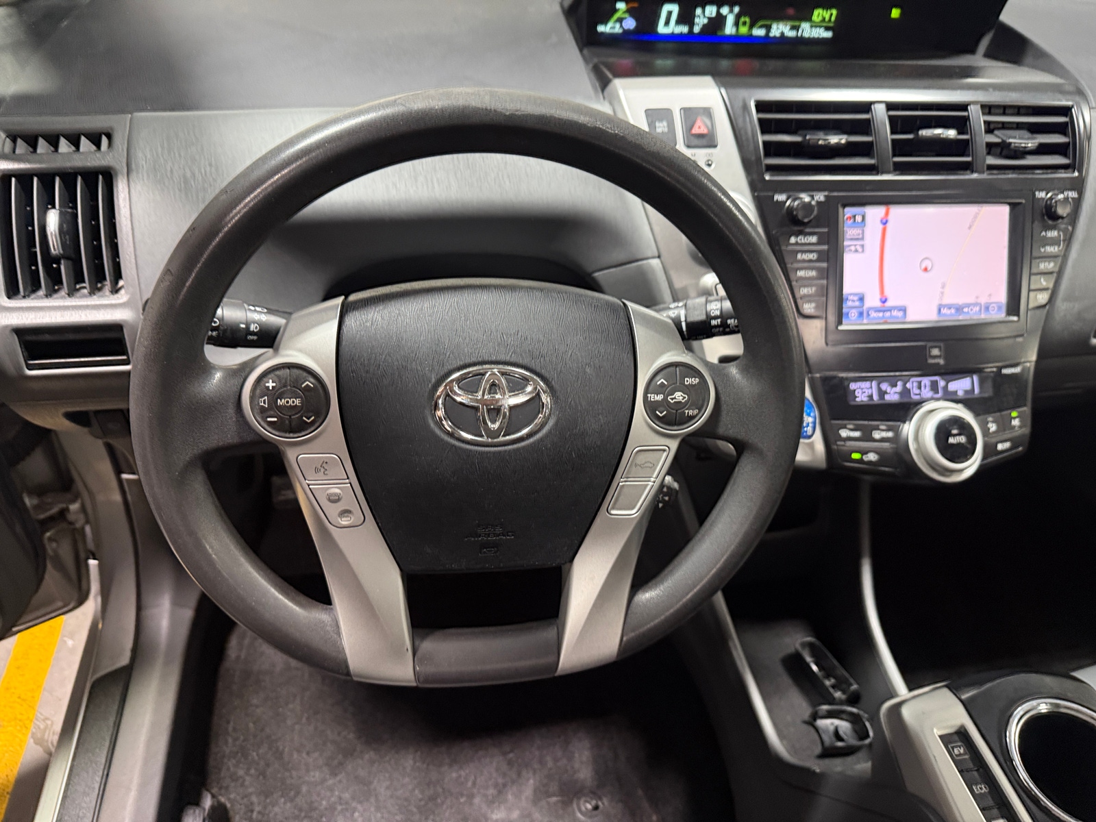 Thumbnail: 2012 Toyota Prius v - 5