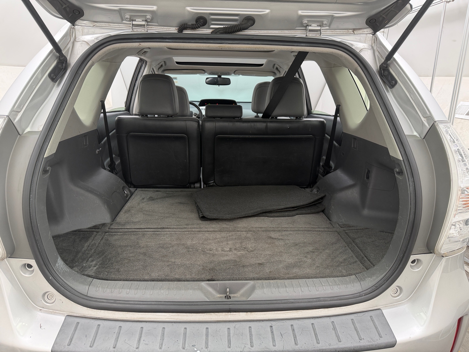 Thumbnail: 2012 Toyota Prius v - 7