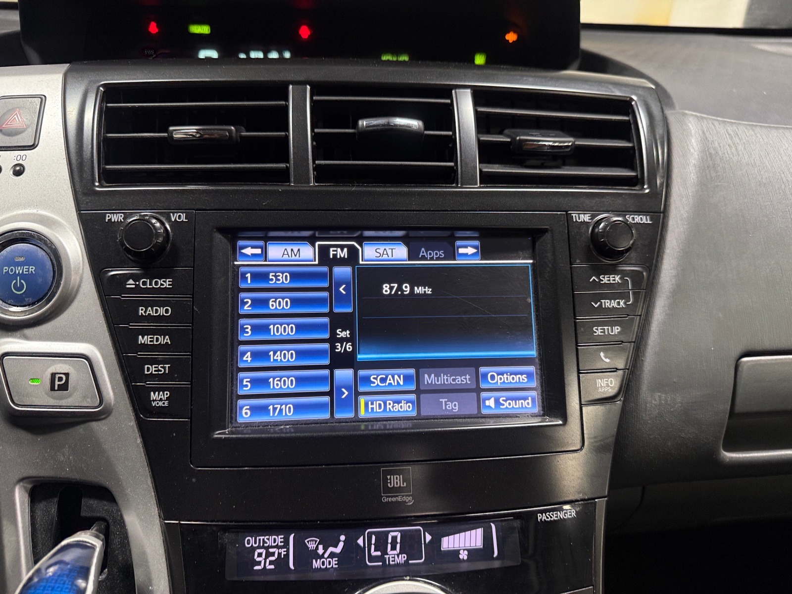 Thumbnail: 2012 Toyota Prius v - 4