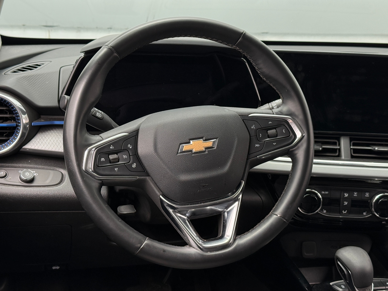 Thumbnail: 2025 Chevrolet Trax - 4