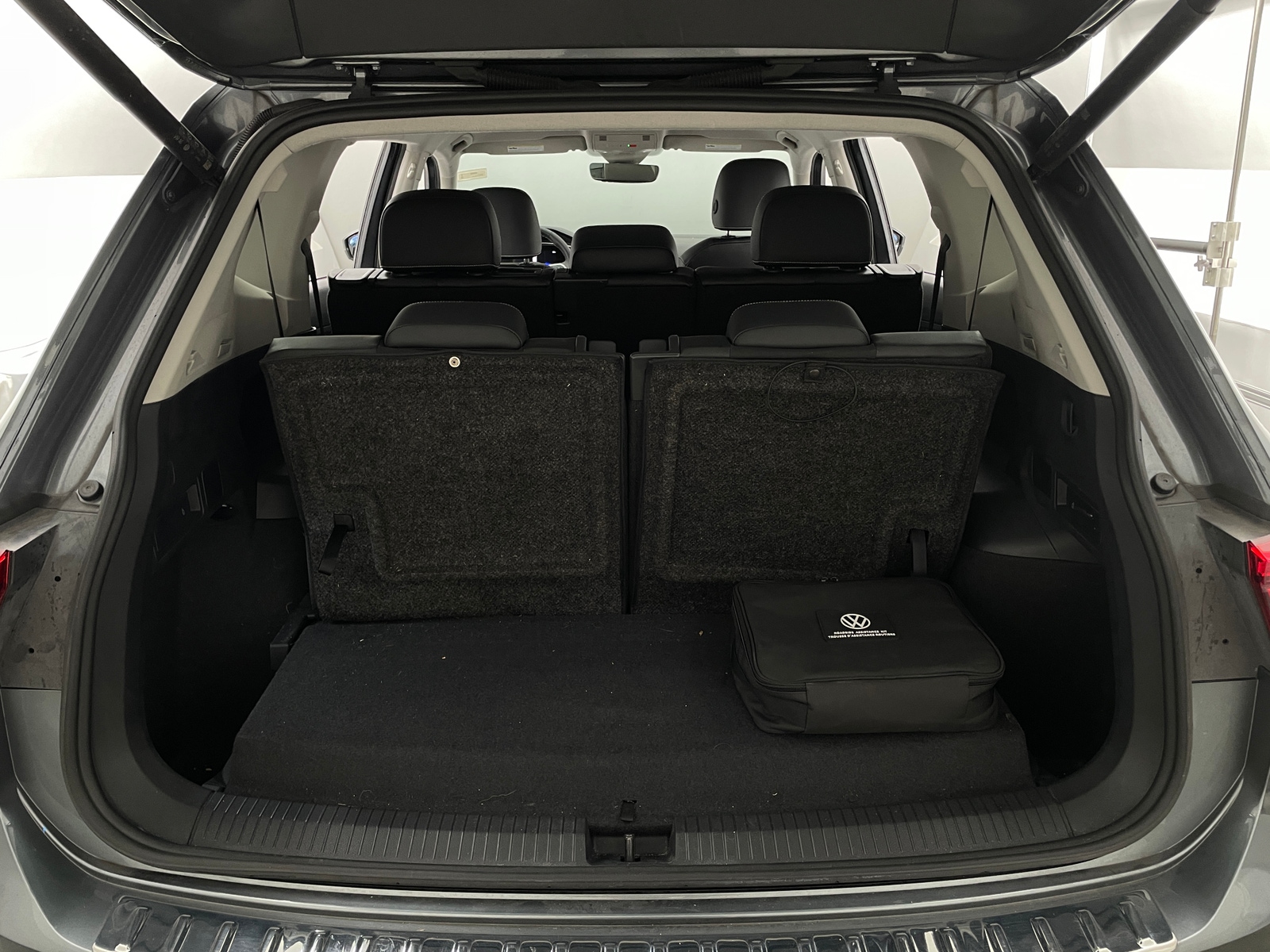 Thumbnail: 2024 Volkswagen Tiguan - 6