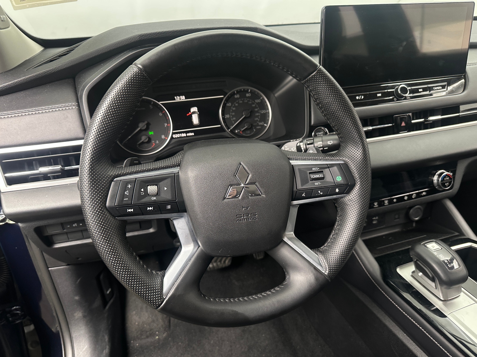 Thumbnail: 2025 Mitsubishi Outlander - 4