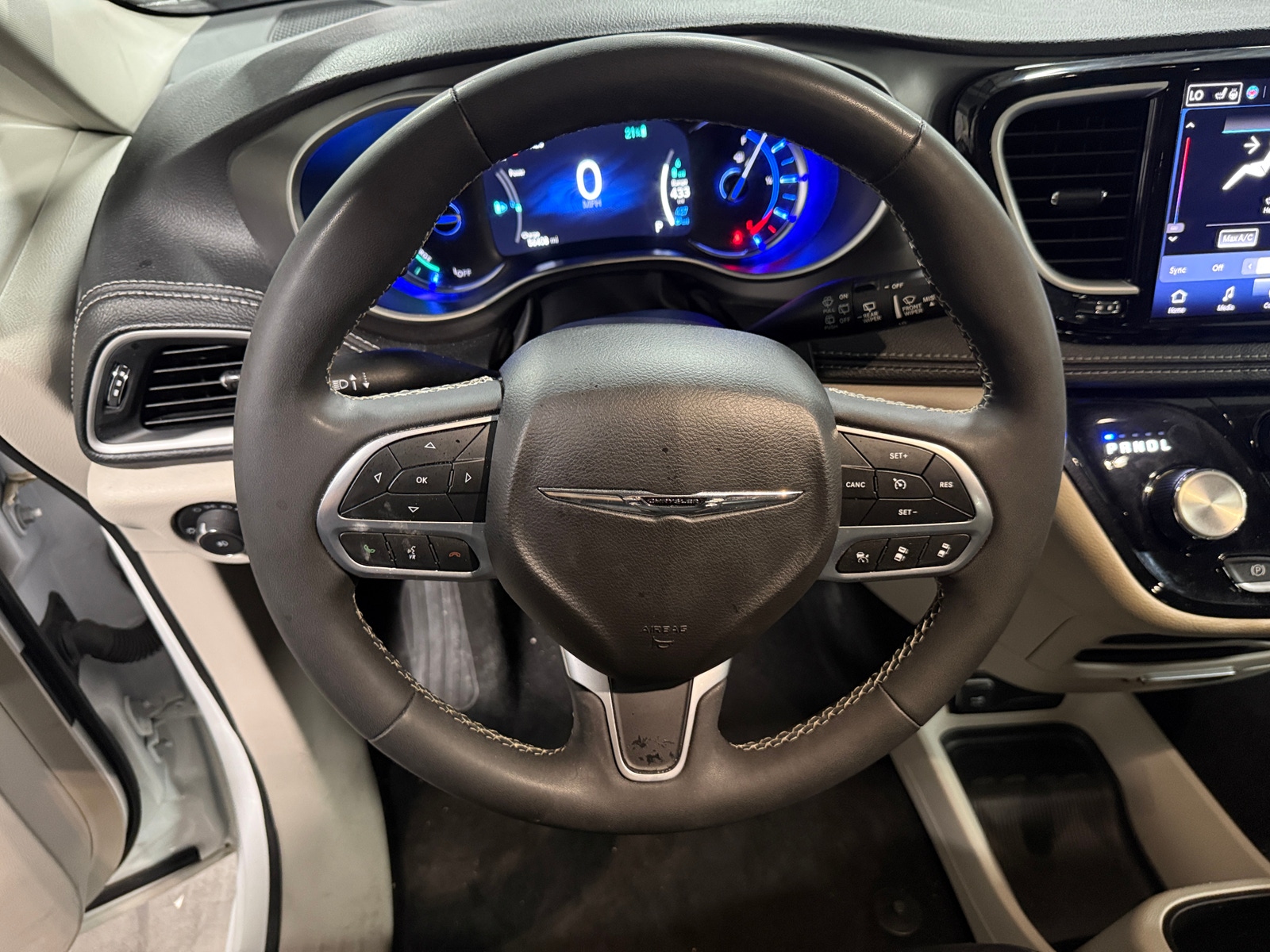 Thumbnail: 2024 Chrysler Pacifica - 4