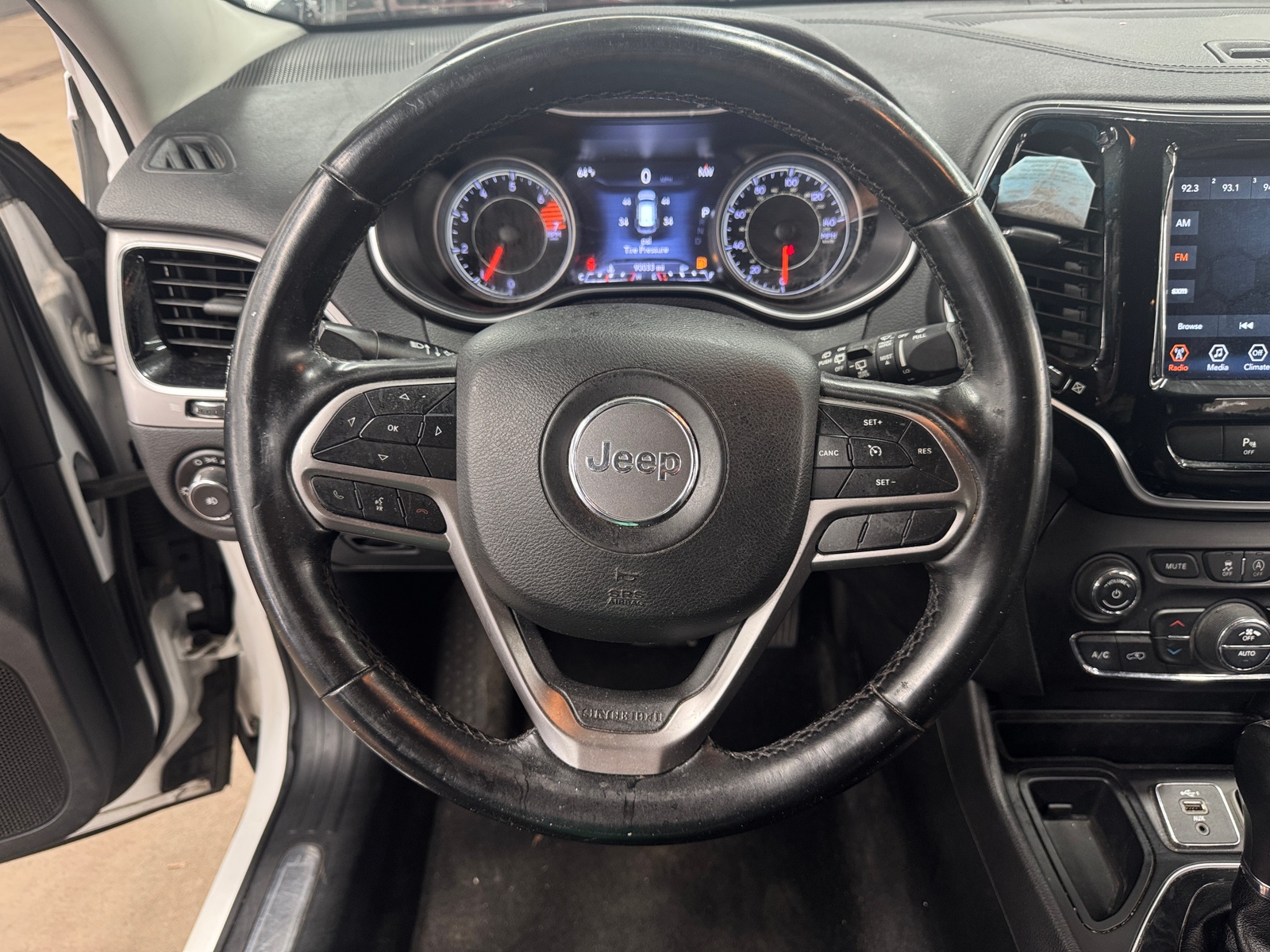 Thumbnail: 2020 Jeep Cherokee - 4