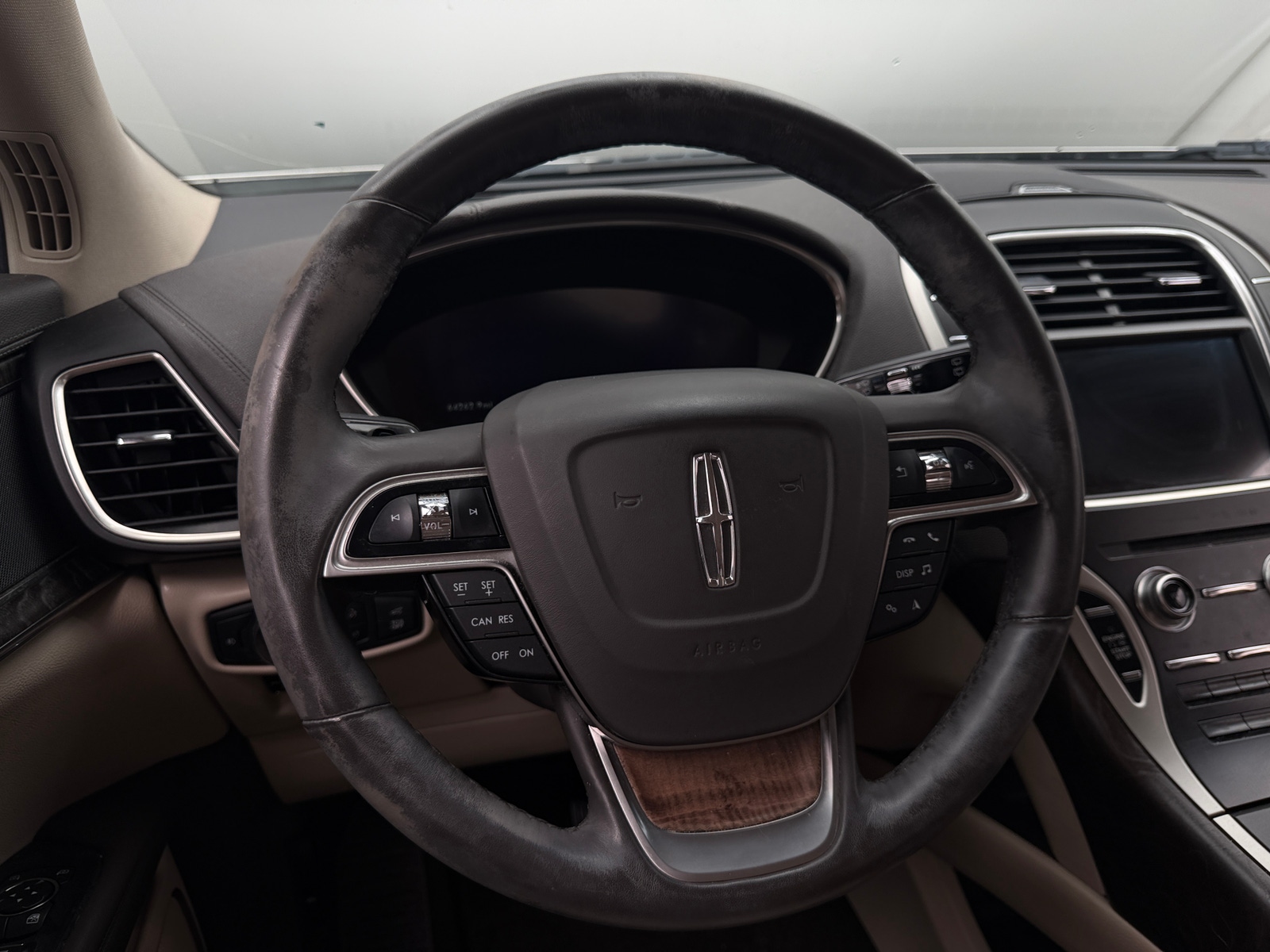 Thumbnail: 2019 Lincoln Nautilus - 4