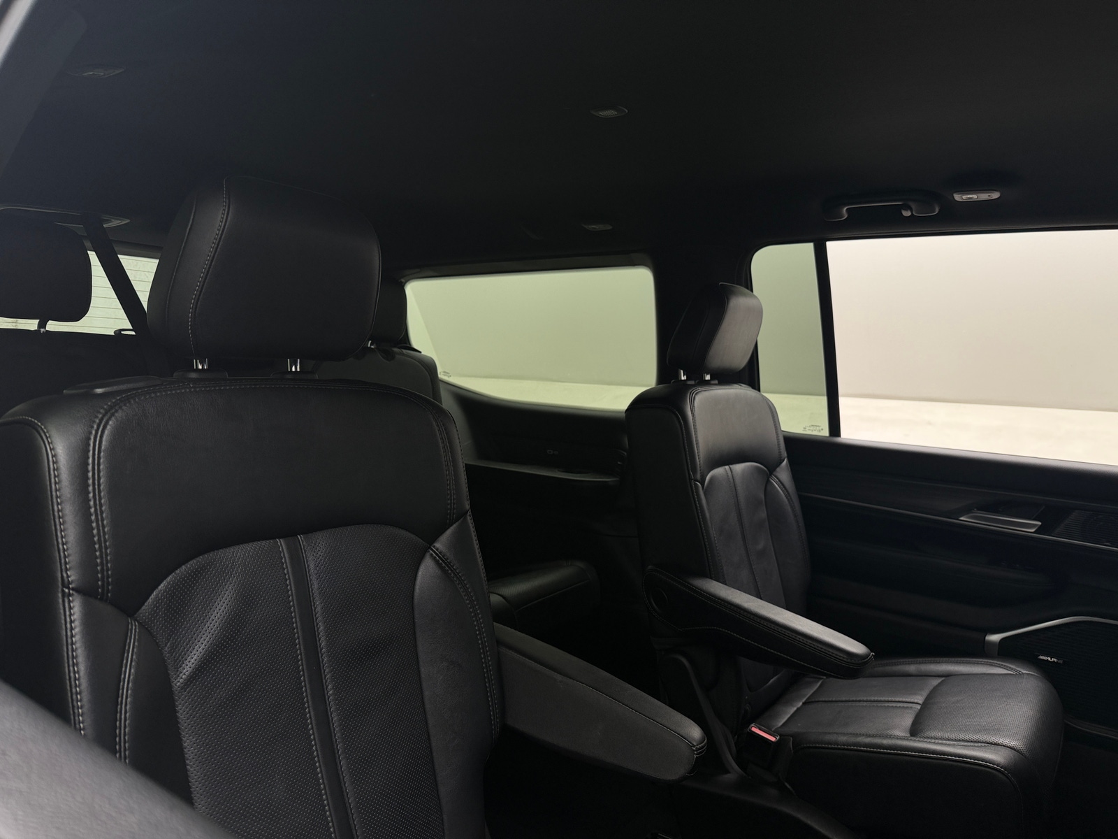 Thumbnail: 2024 Jeep Wagoneer - 5