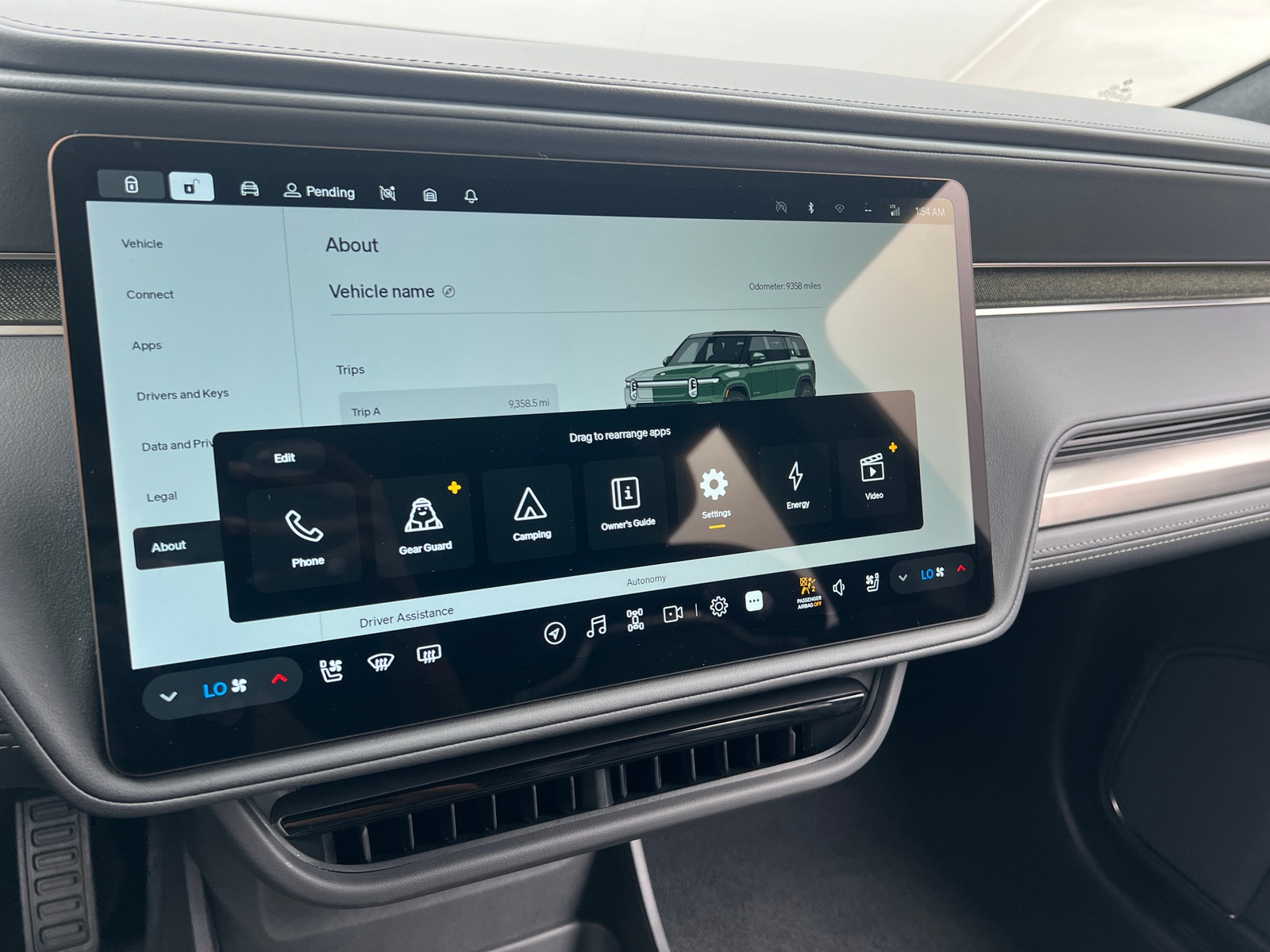 Thumbnail: 2025 Rivian R1S - 3