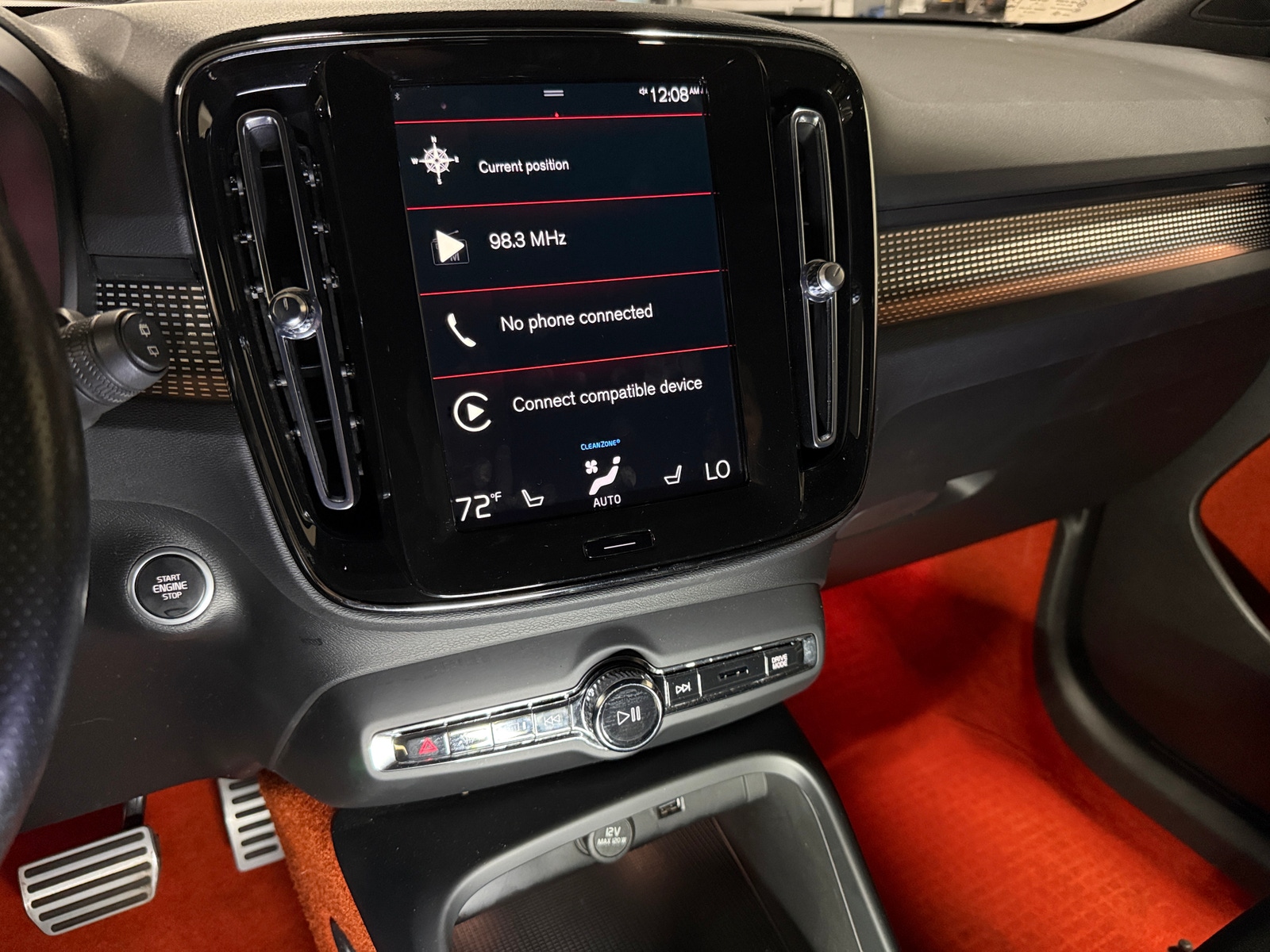 Thumbnail: 2021 Volvo XC40 - 3