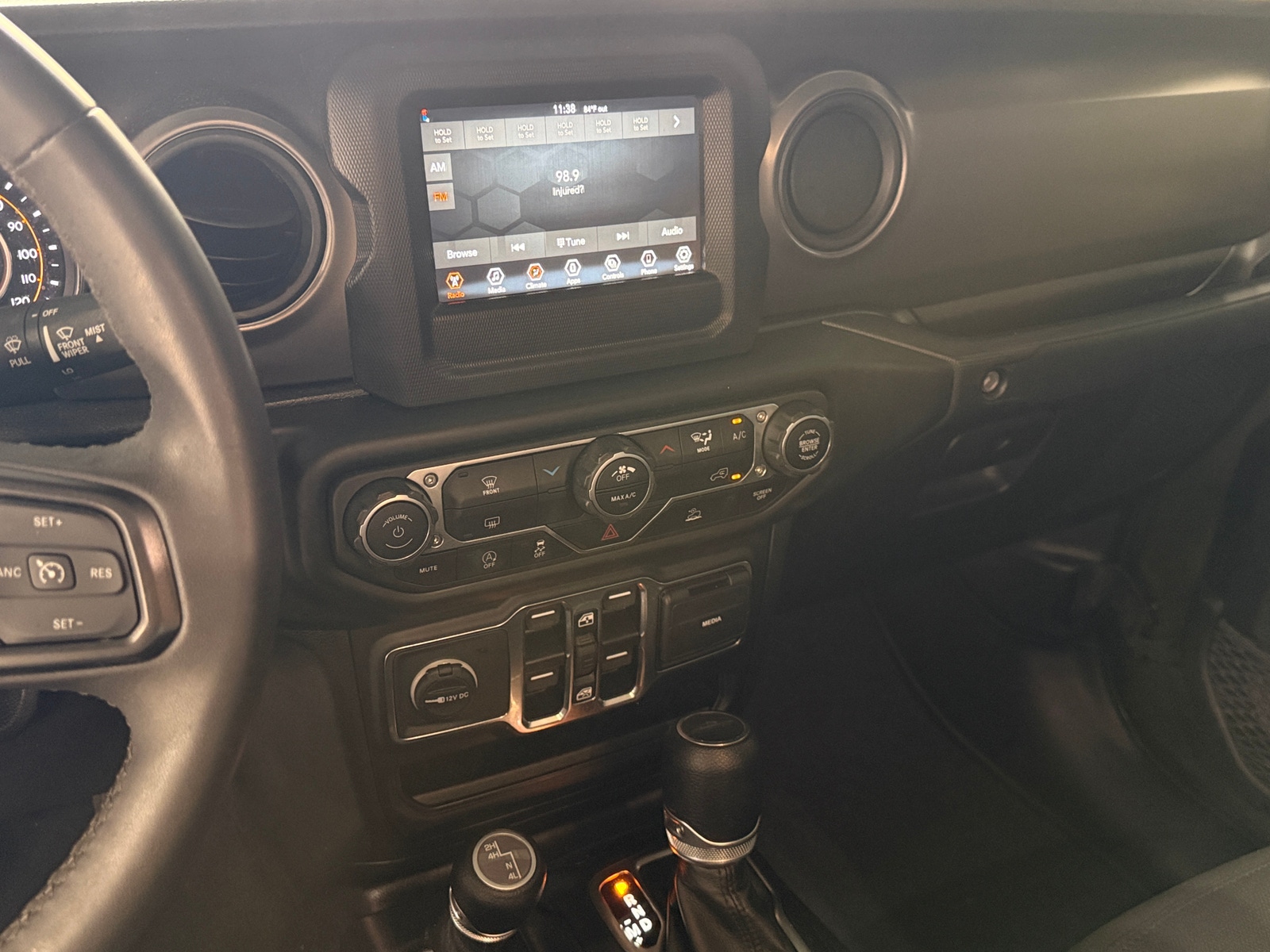 Thumbnail: 2023 Jeep Gladiator - 4