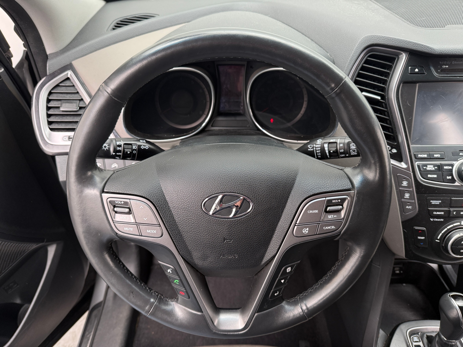Thumbnail: 2015 Hyundai Santa Fe - 4