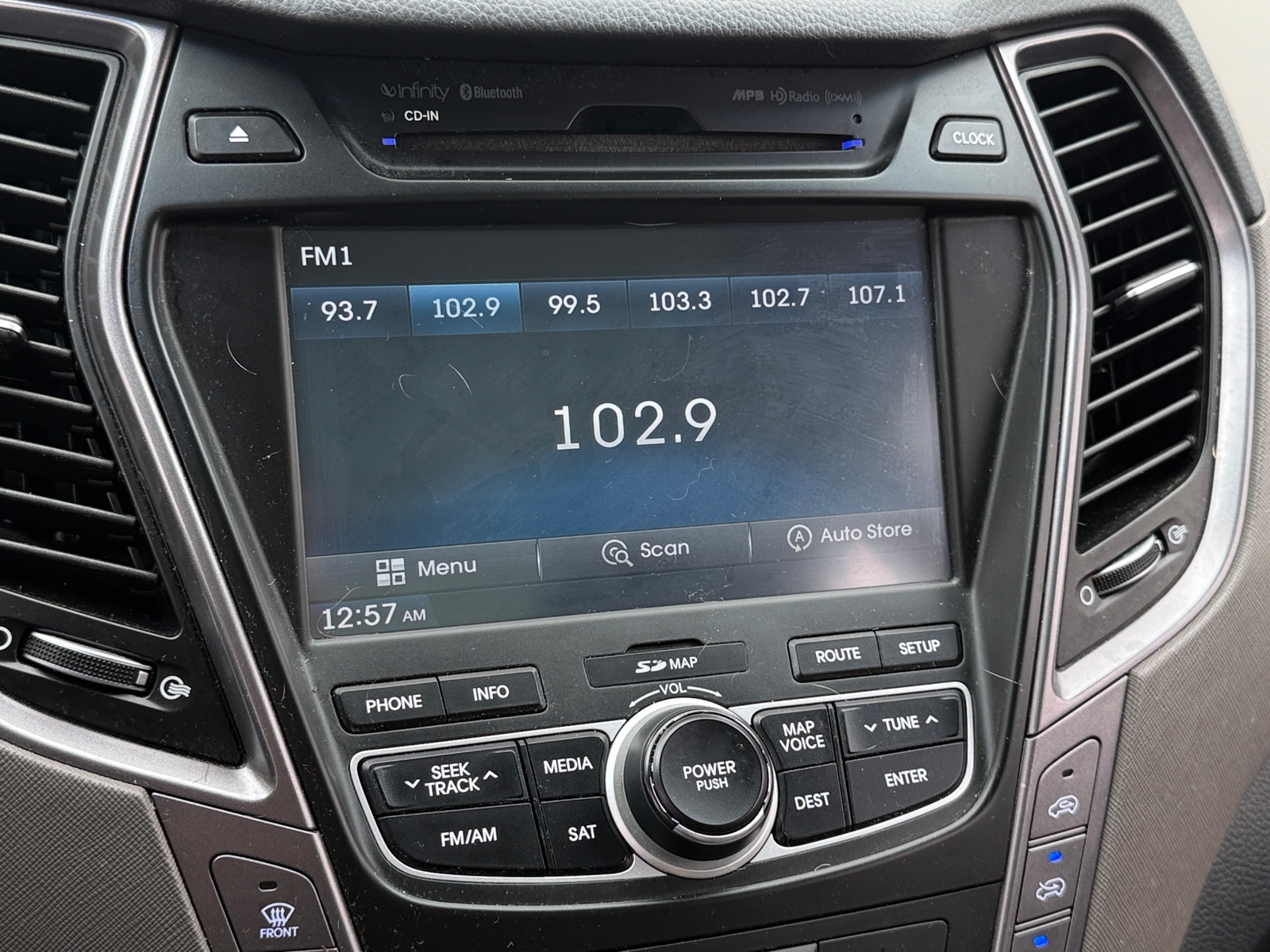 Thumbnail: 2015 Hyundai Santa Fe - 3