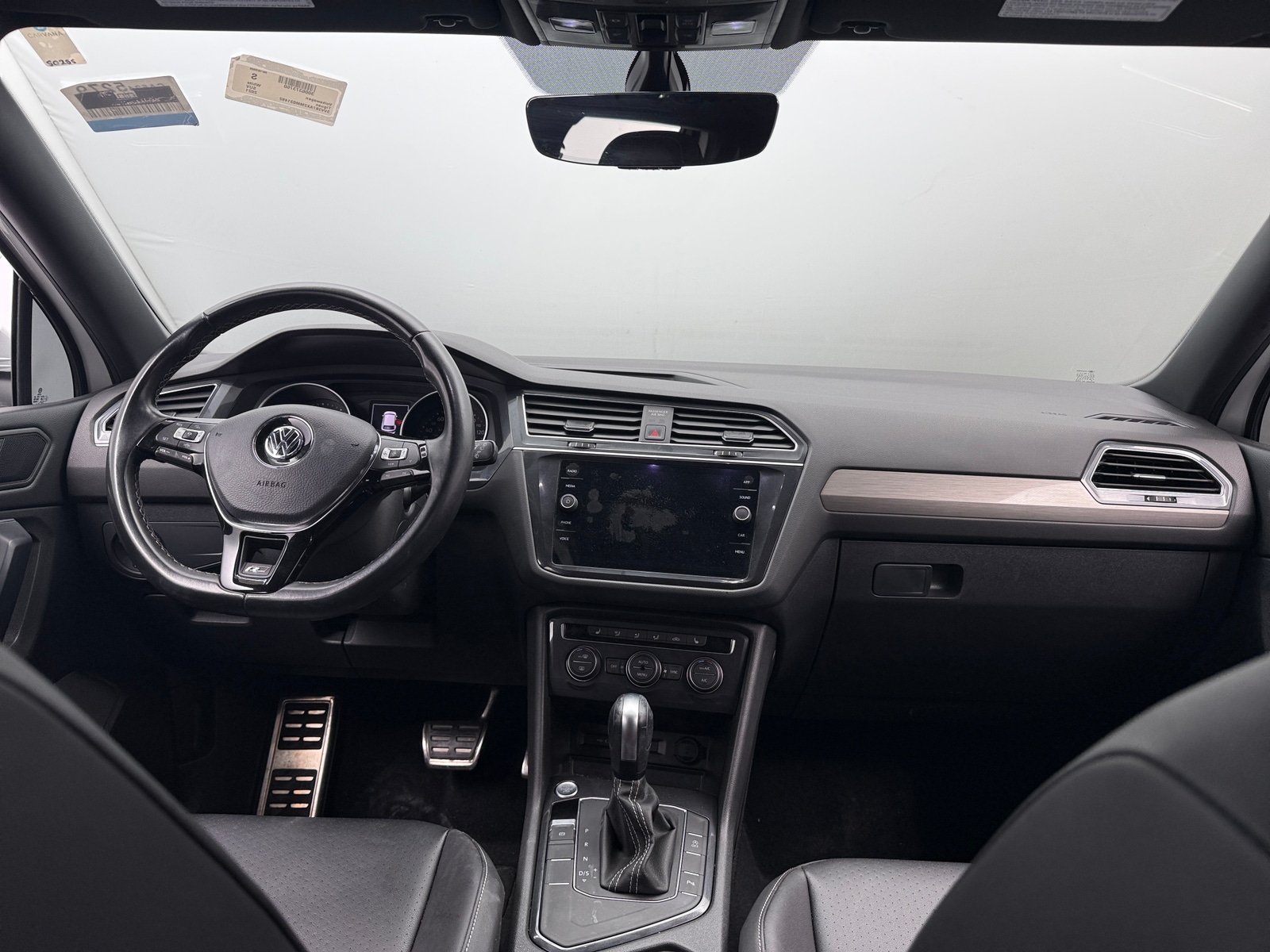Thumbnail: 2021 Volkswagen Tiguan - 3