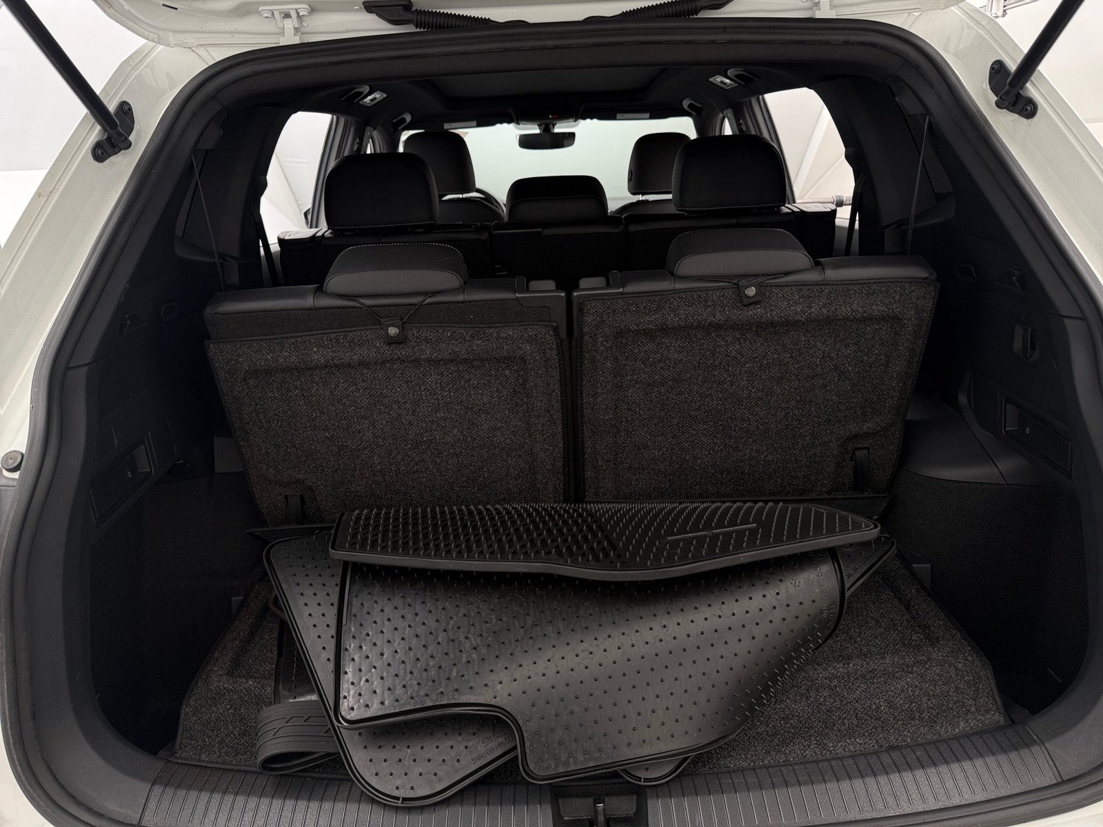 Thumbnail: 2021 Volkswagen Tiguan - 7