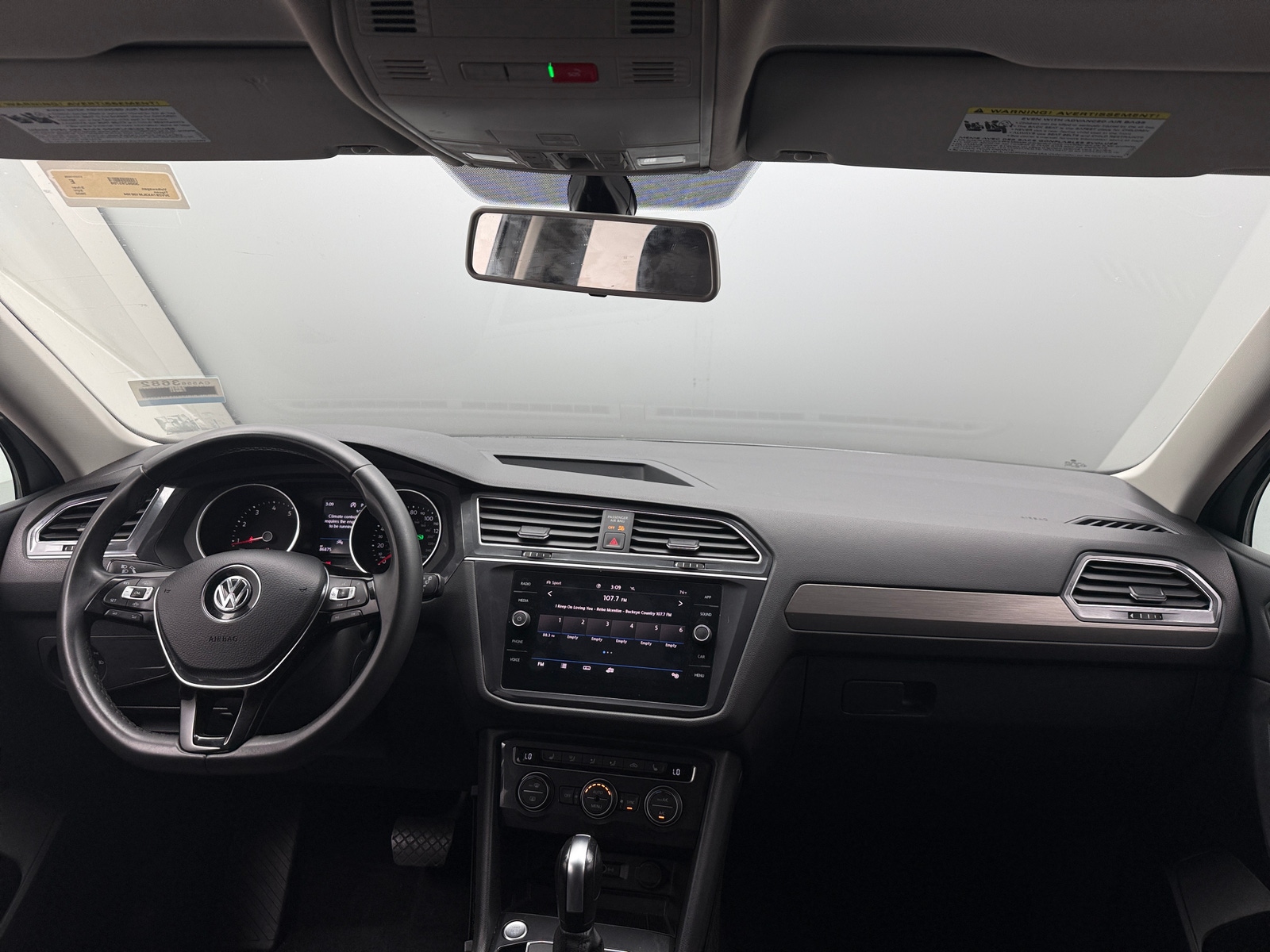 Thumbnail: 2020 Volkswagen Tiguan - 2