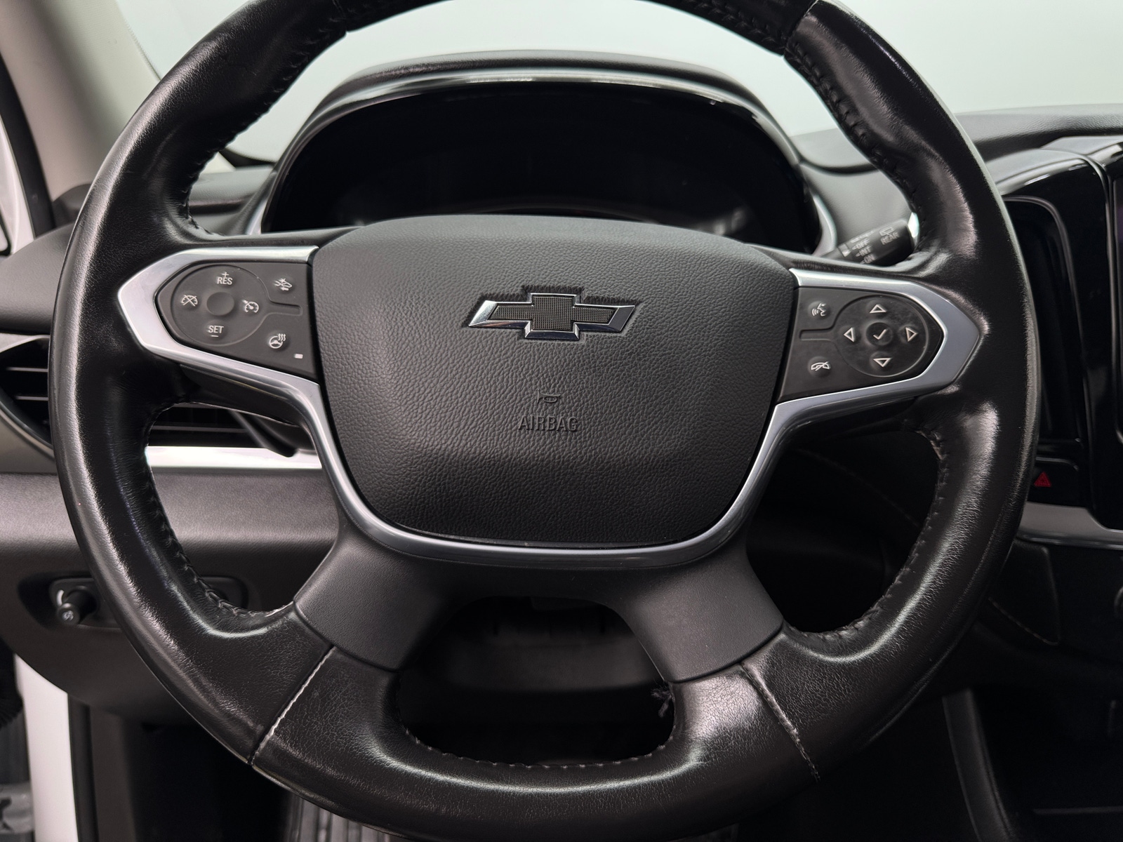 Thumbnail: 2021 Chevrolet Traverse - 4
