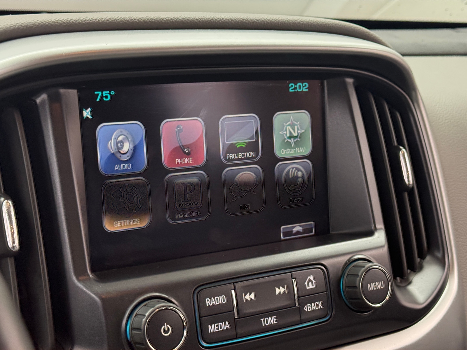 Thumbnail: 2016 Chevrolet Colorado - 3