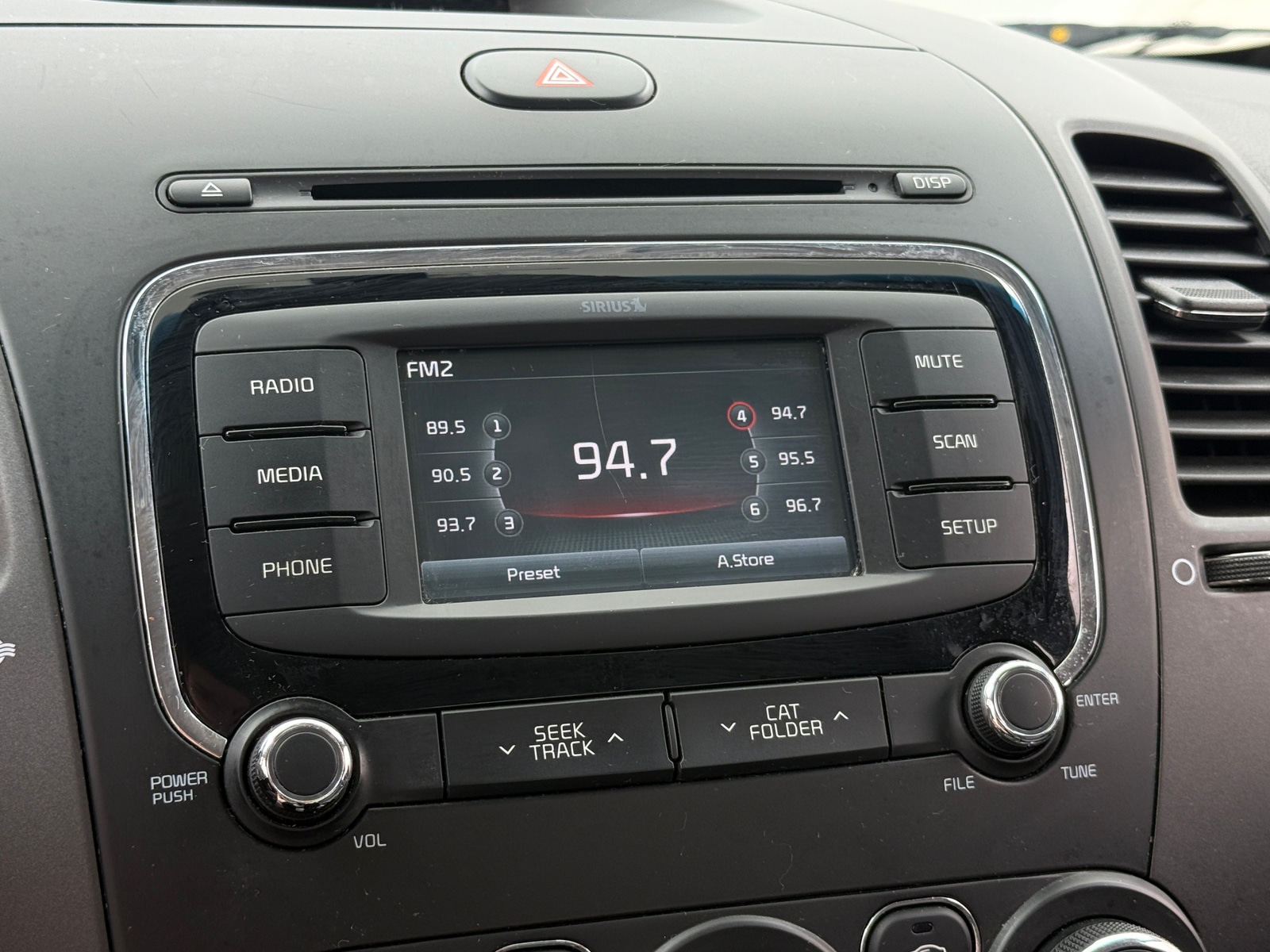 Thumbnail: 2017 Kia Forte - 4