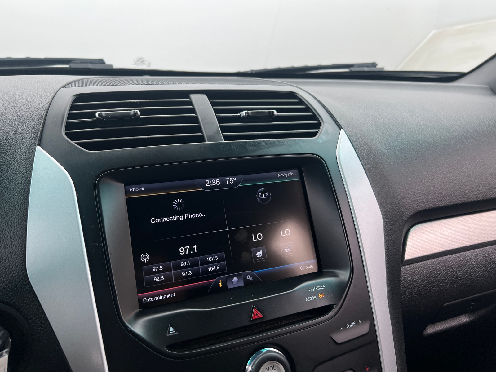 Thumbnail: 2015 Ford Explorer - 4