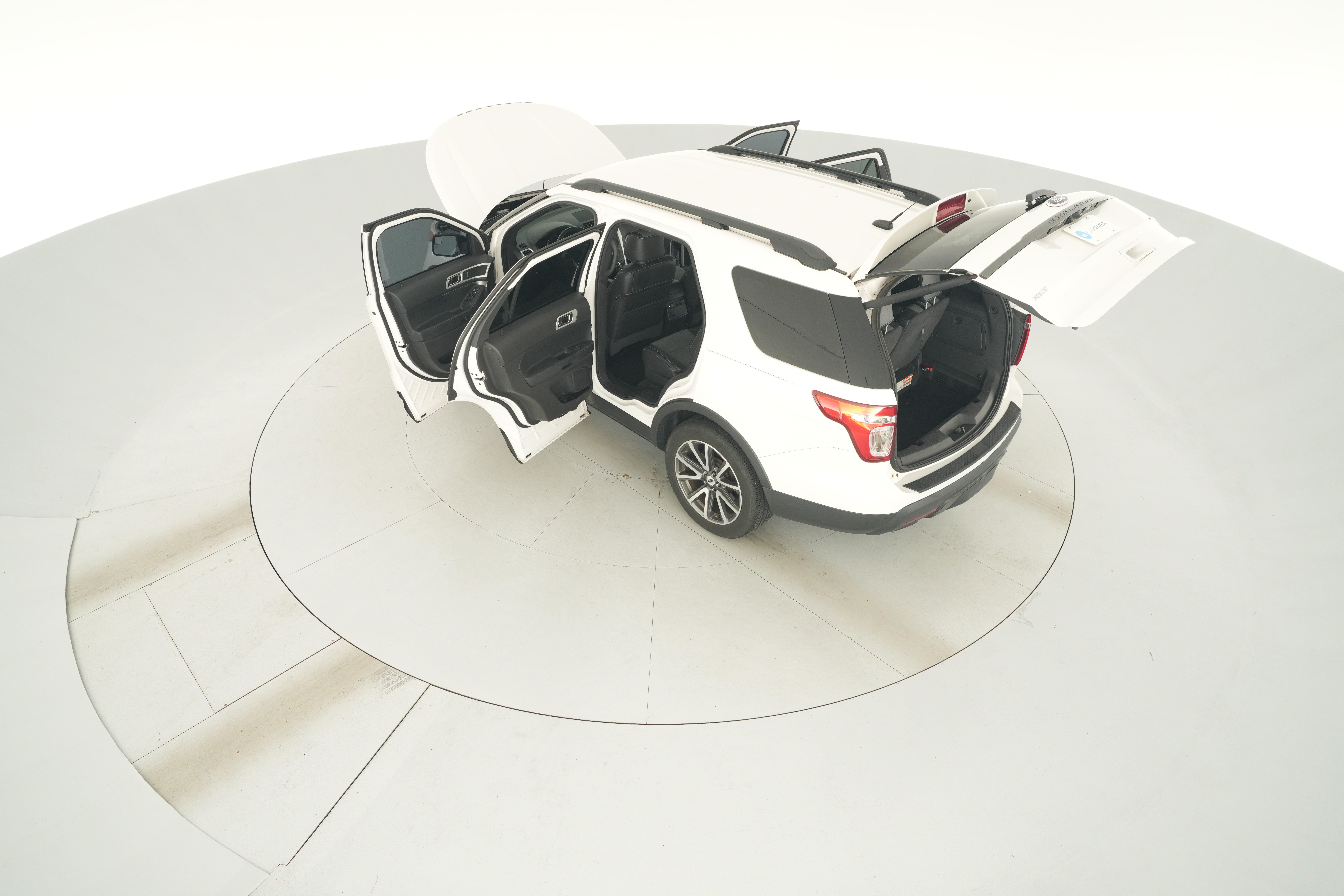 2015 Ford Explorer XLT - Photo 45
