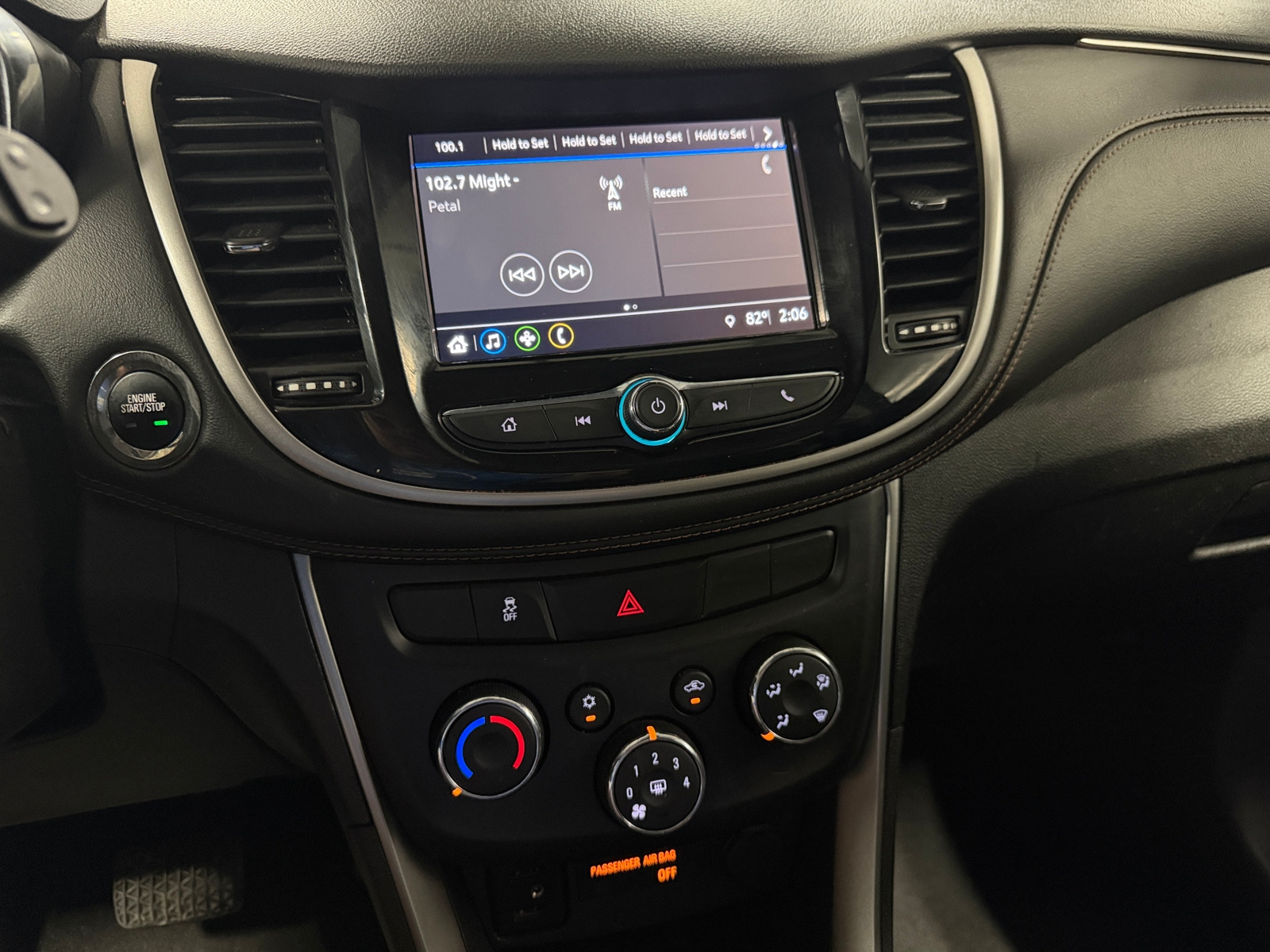 Thumbnail: 2018 Chevrolet Trax - 3