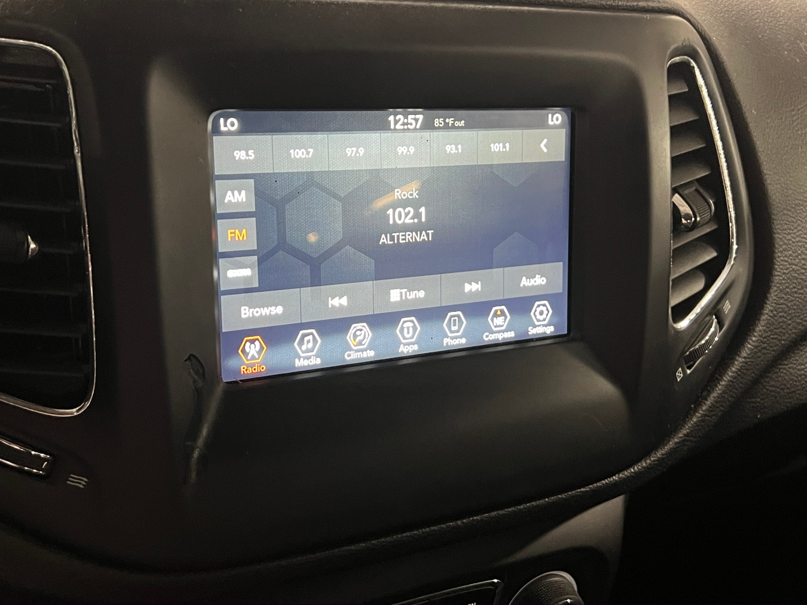 Thumbnail: 2020 Jeep Compass - 4