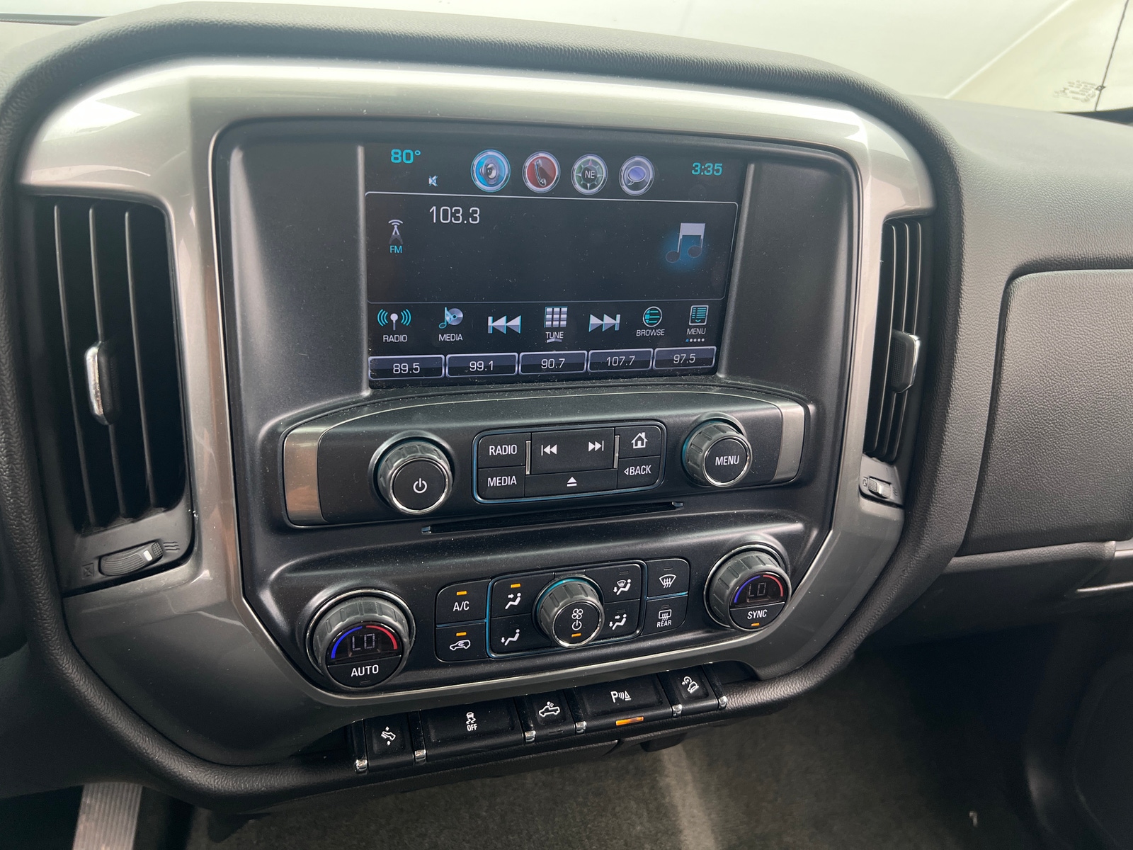 Thumbnail: 2017 Chevrolet Silverado 1500 - 4
