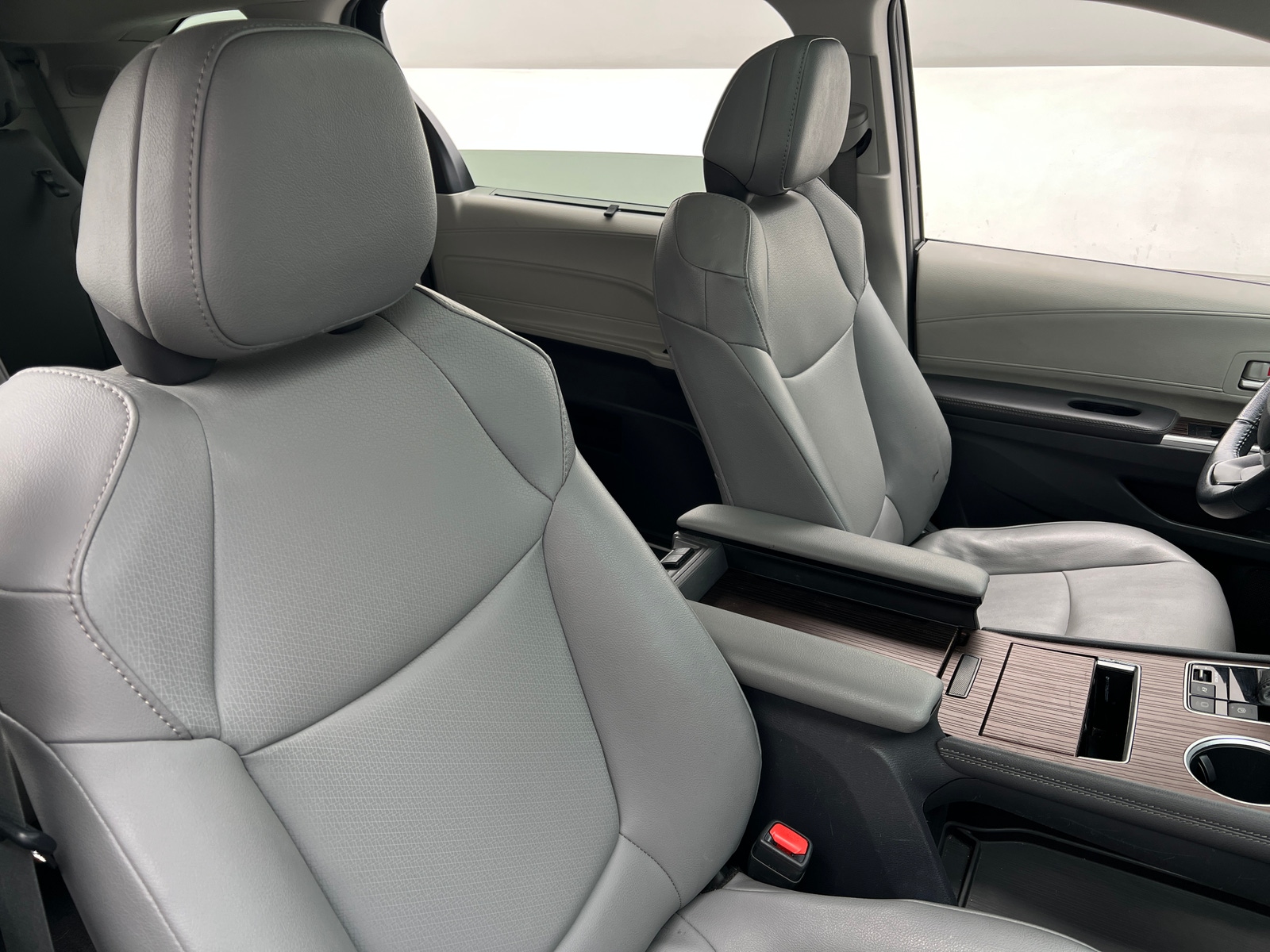 Thumbnail: 2022 Toyota Sienna - 2