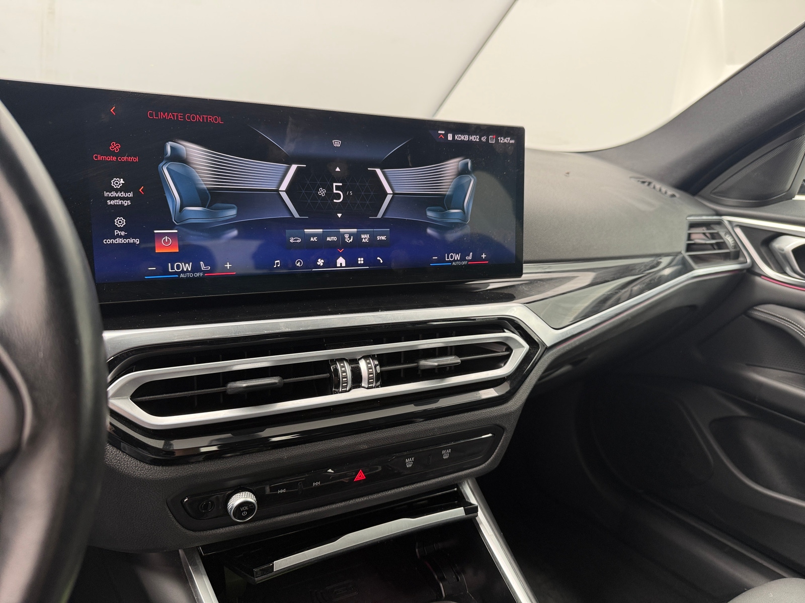 Thumbnail: 2025 BMW i4 - 3