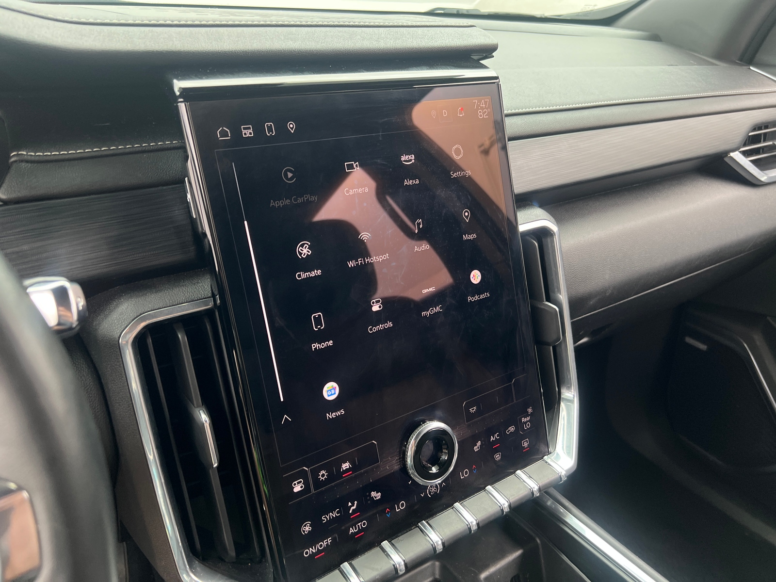 Thumbnail: 2024 GMC Acadia - 3