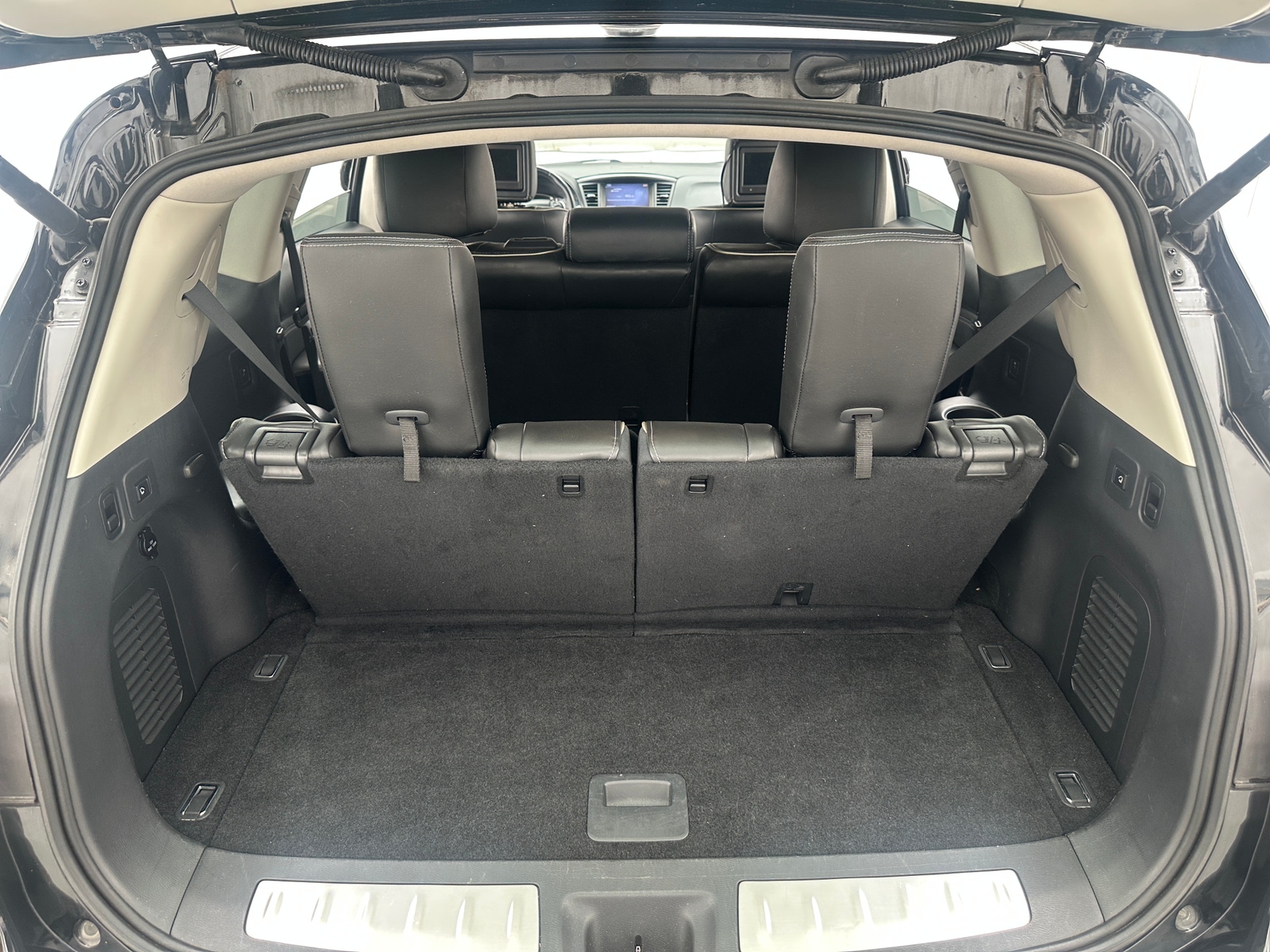 Thumbnail: 2016 INFINITI QX60 - 6