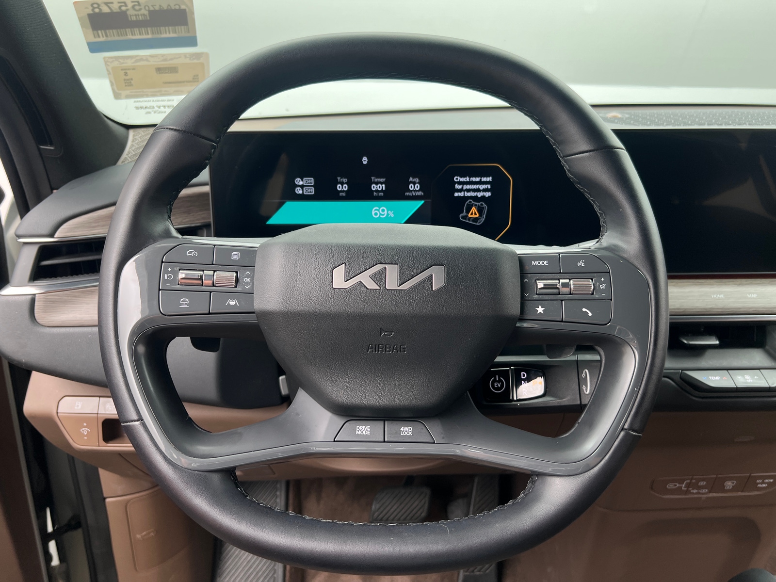 Thumbnail: 2024 Kia EV9 - 4
