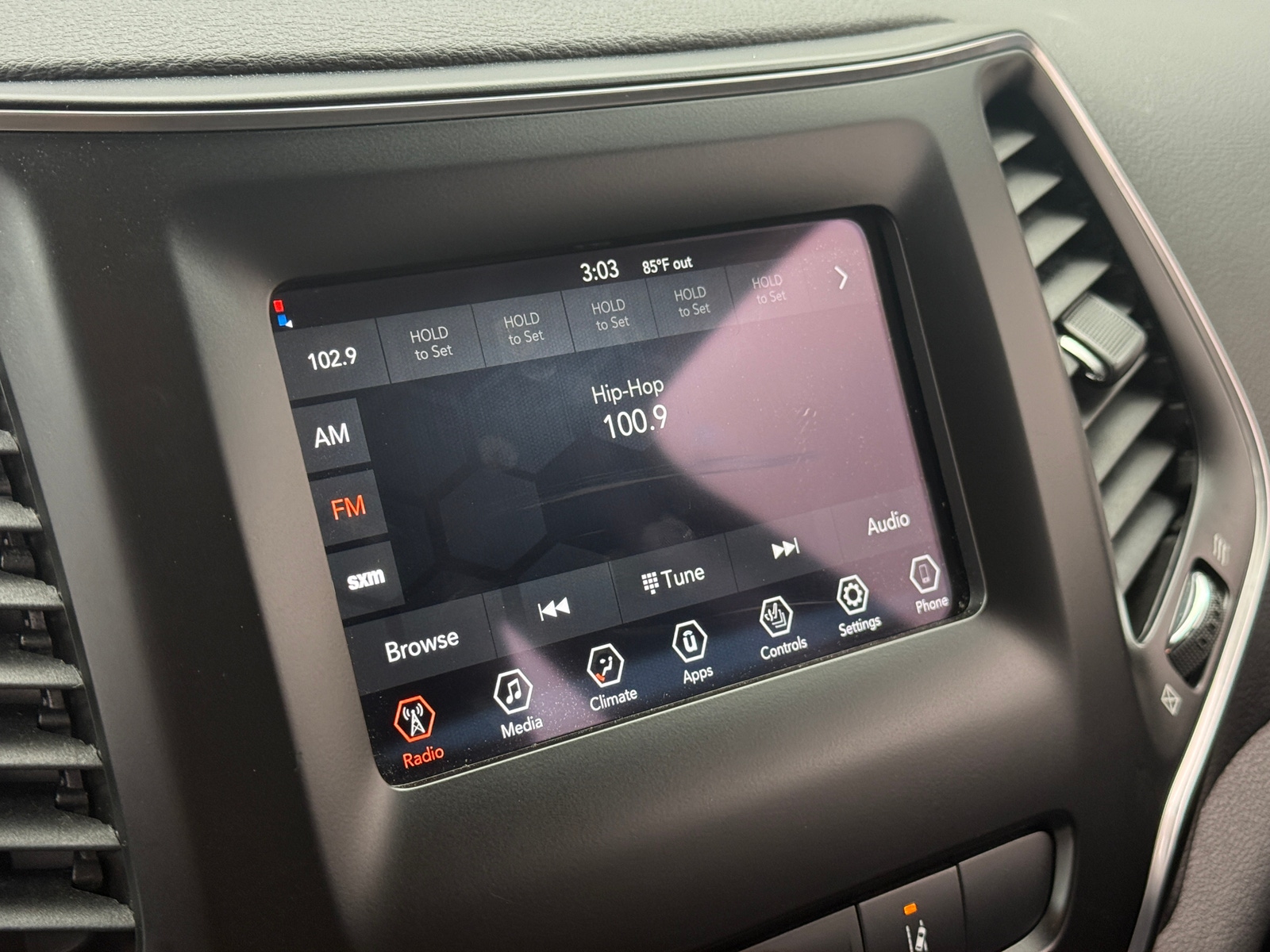 Thumbnail: 2021 Jeep Cherokee - 4