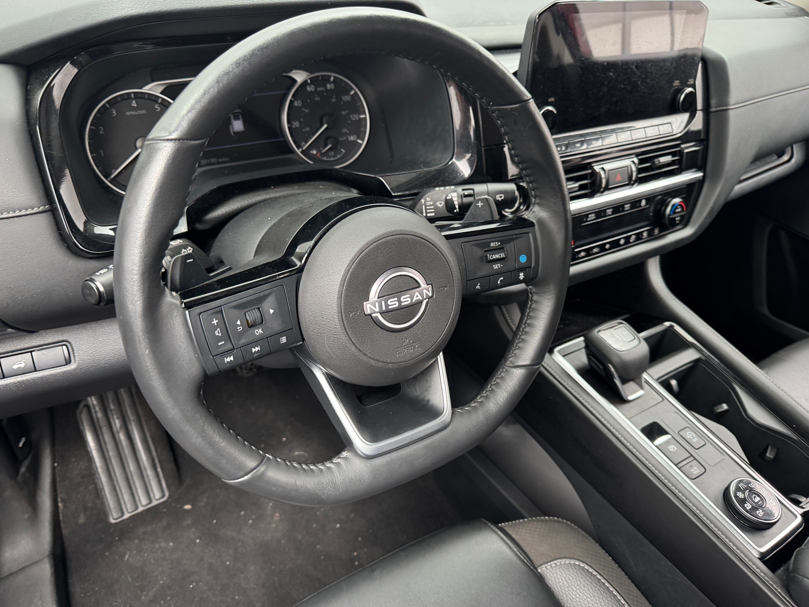 Thumbnail: 2023 Nissan Pathfinder - 4