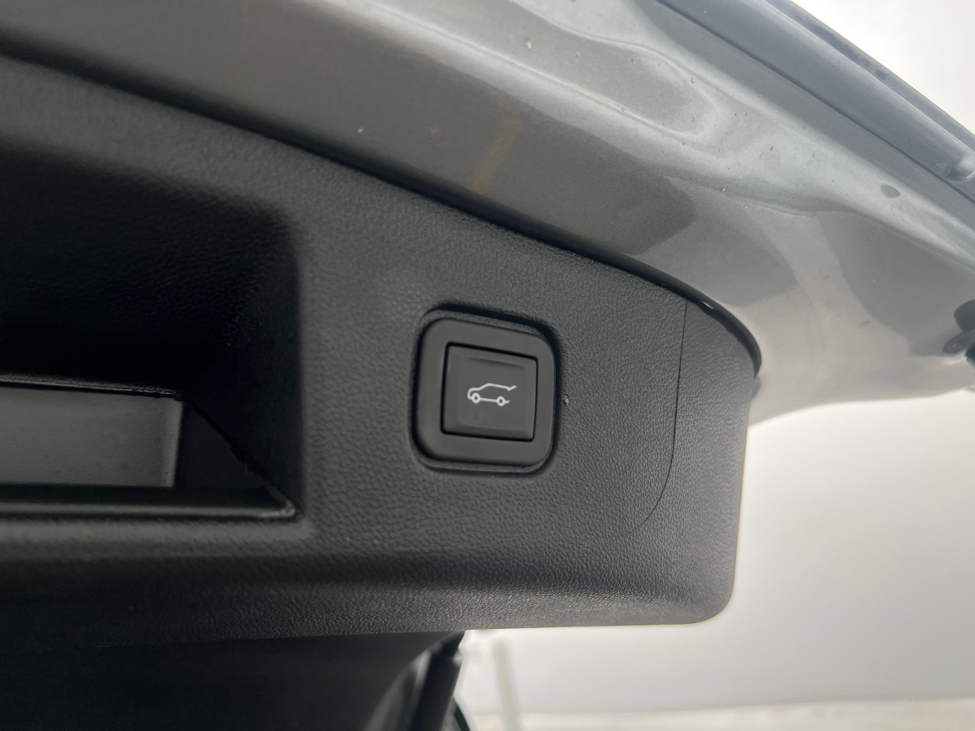 Used 2025 Chevrolet Blazer EV RS with VIN 3GNKDJRJ5SS105215 for sale in Auburn, WA