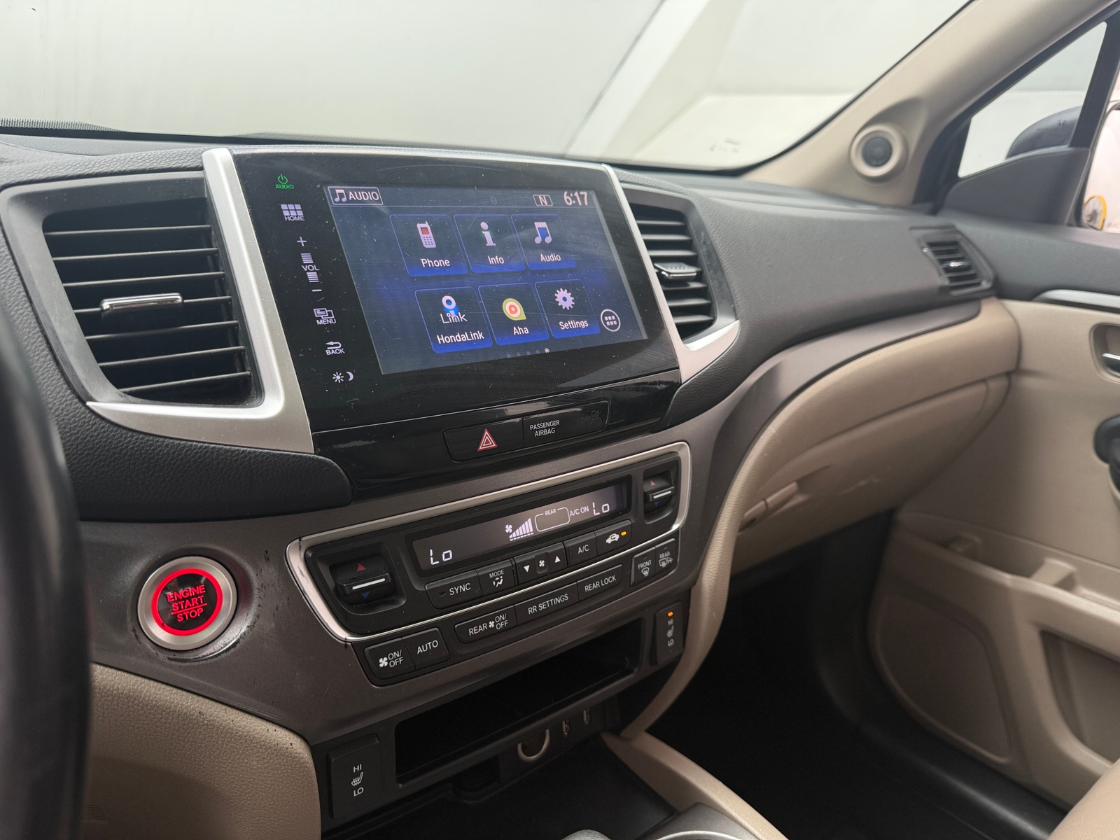 Thumbnail: 2016 Honda Pilot - 3