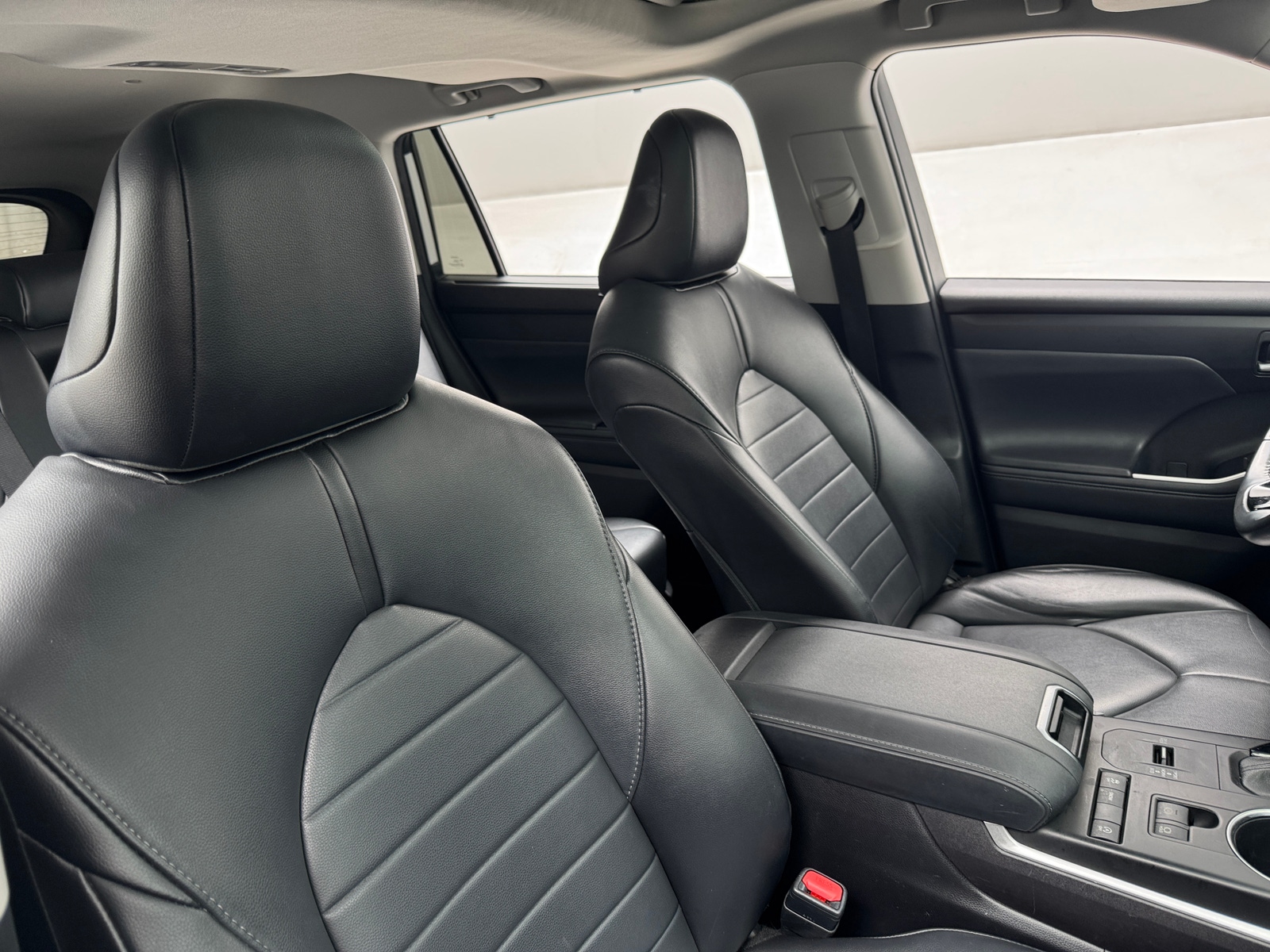 Thumbnail: 2021 Toyota Highlander - 2
