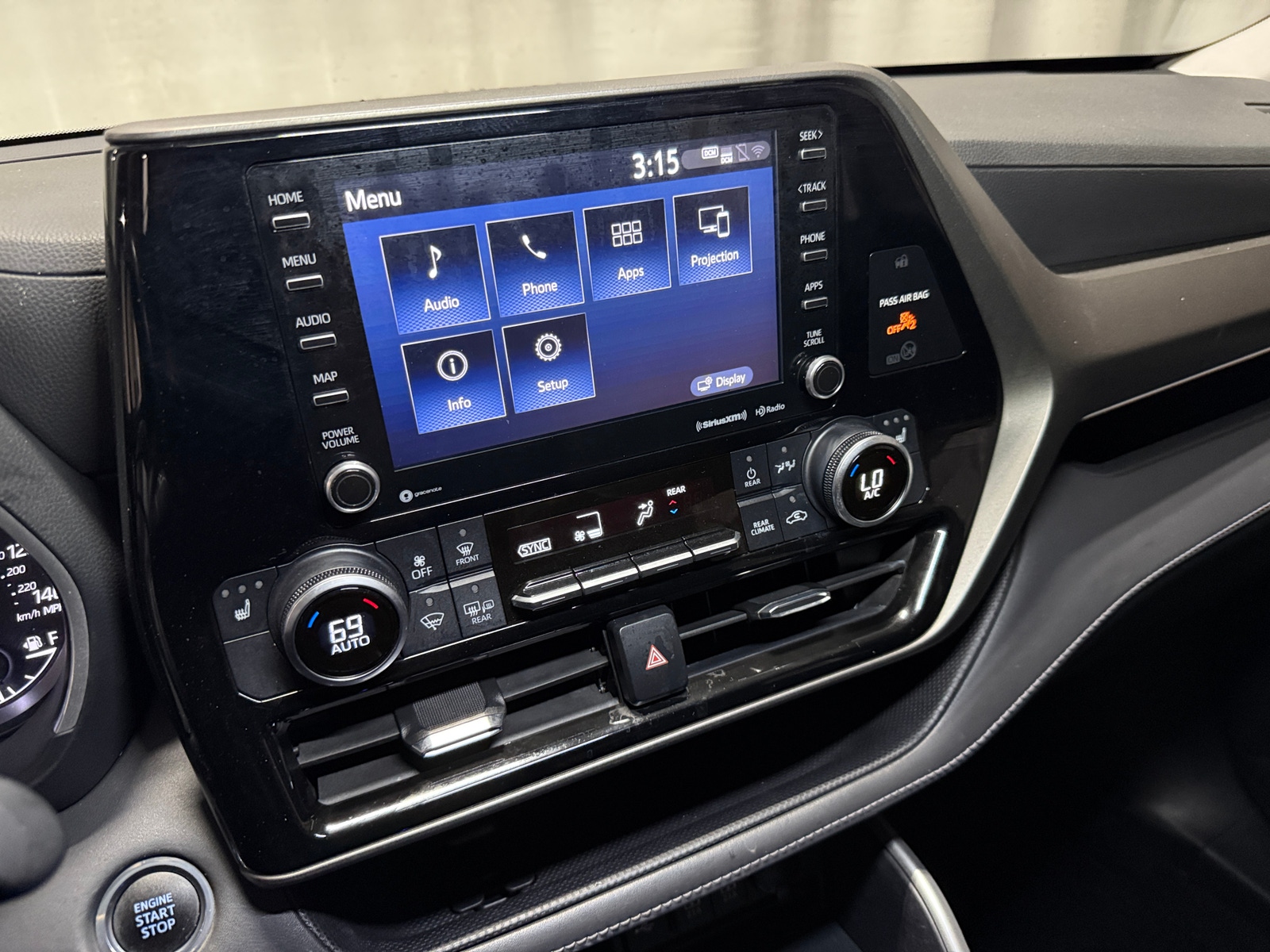 Thumbnail: 2021 Toyota Highlander - 4