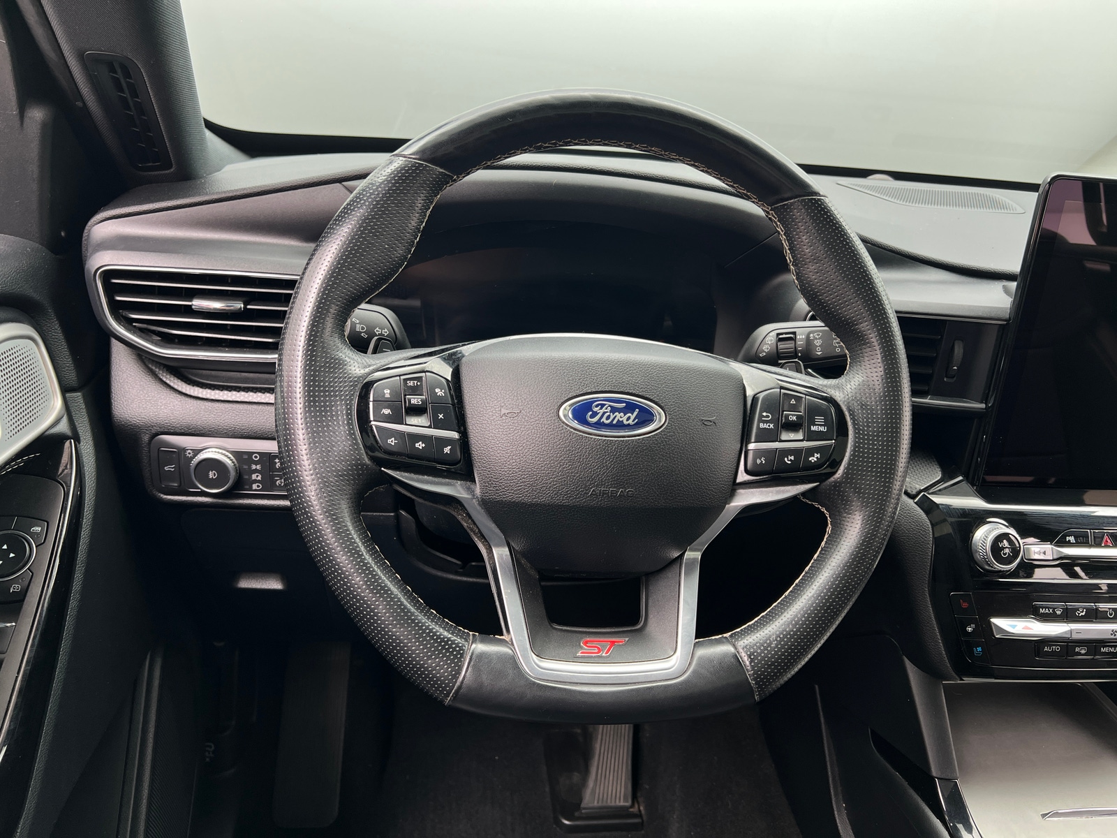 Thumbnail: 2021 Ford Explorer - 4