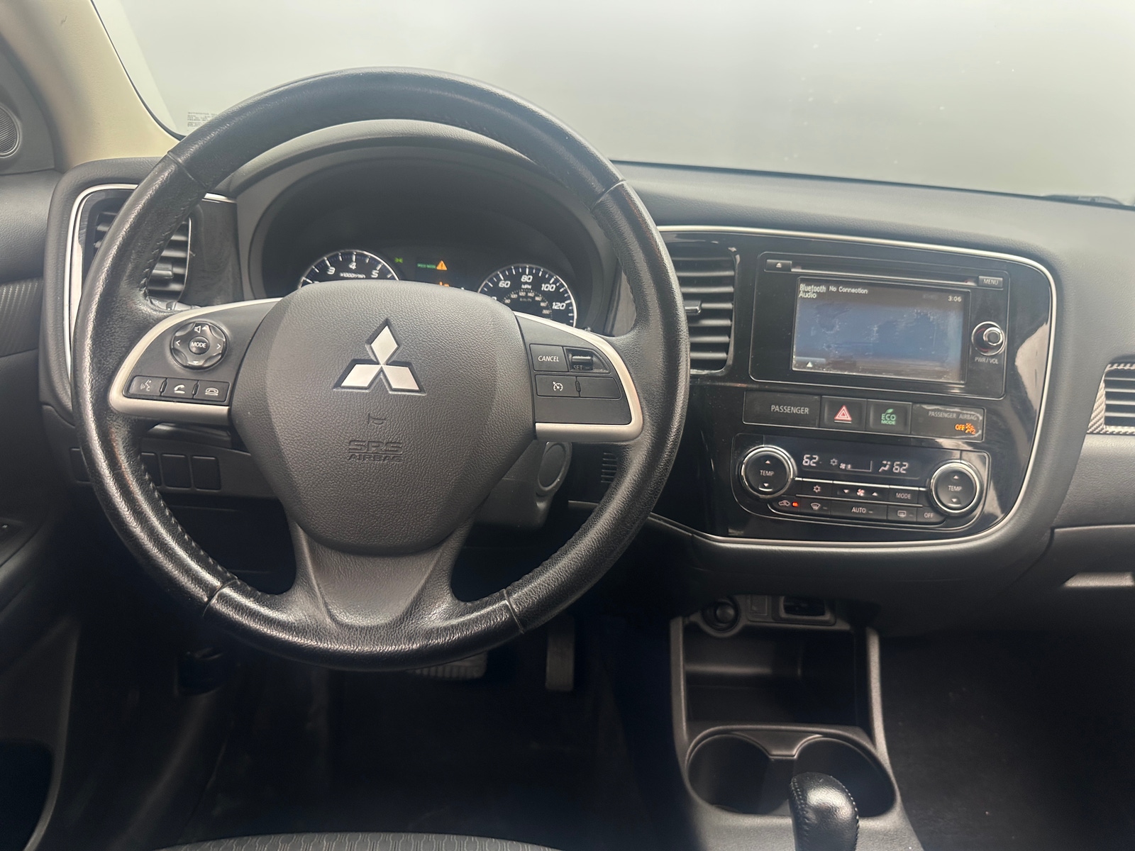 Thumbnail: 2015 Mitsubishi Outlander - 5