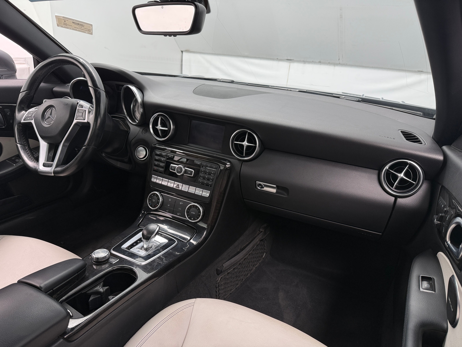 Thumbnail: 2016 Mercedes-Benz SLK - 2