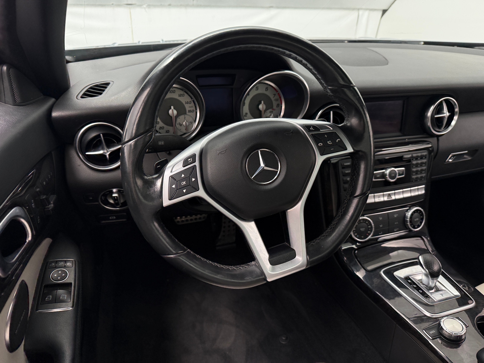 Thumbnail: 2016 Mercedes-Benz SLK - 4
