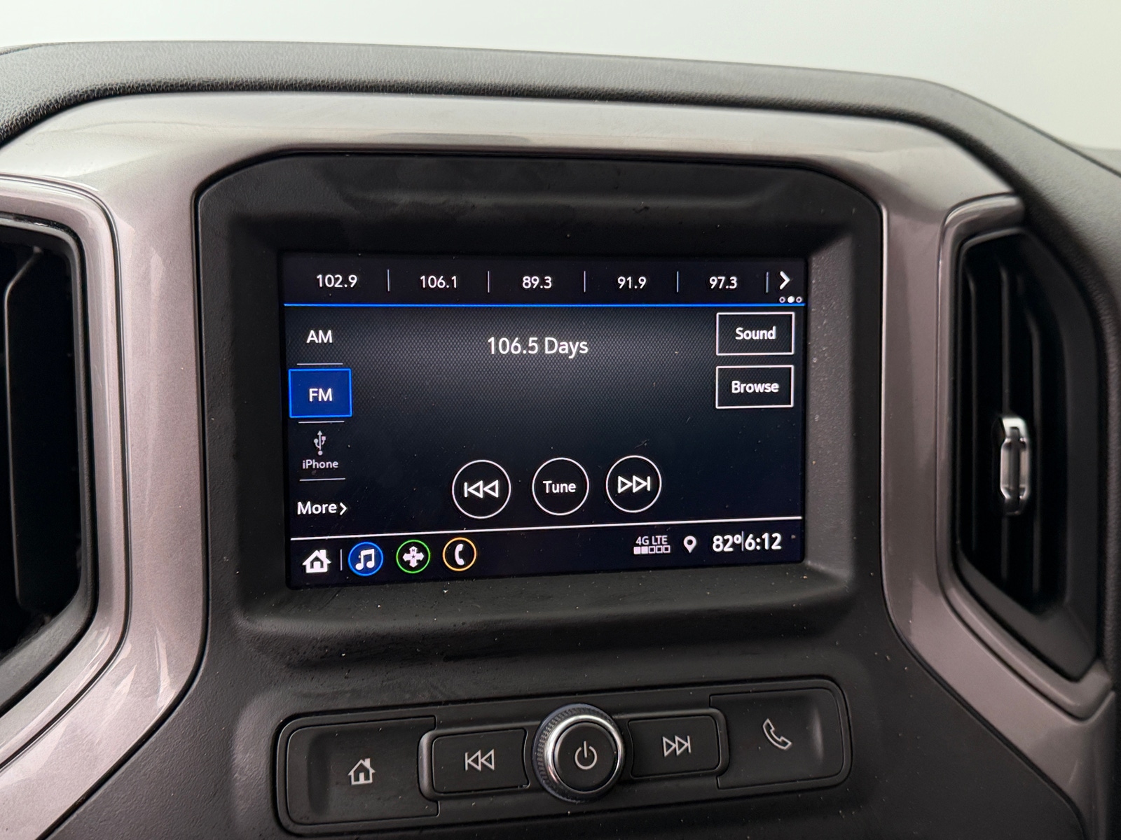 Thumbnail: 2020 Chevrolet Silverado 1500 - 4